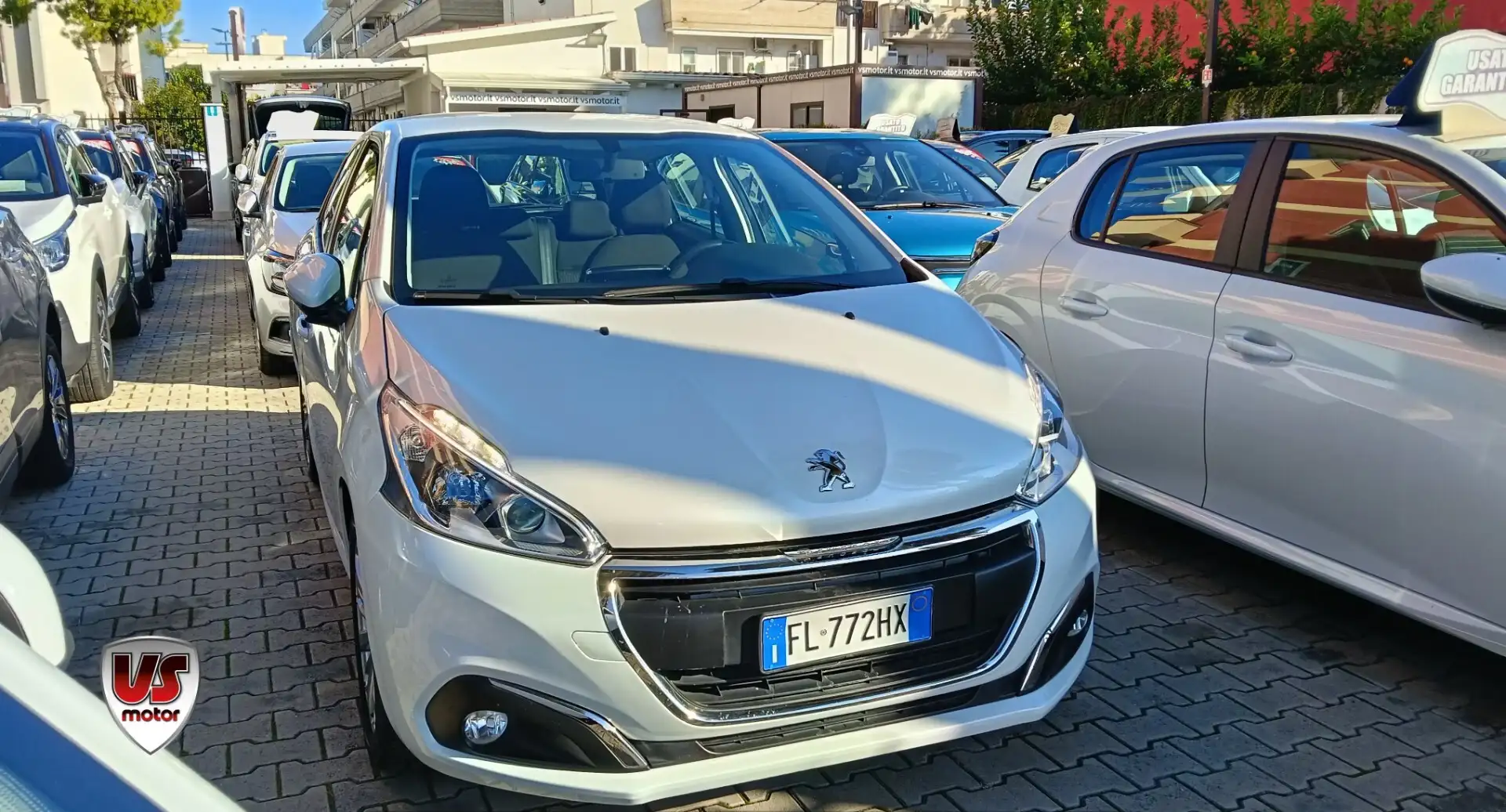 Peugeot 208 BlueHDi 75 5 porte Active Blanc - 1