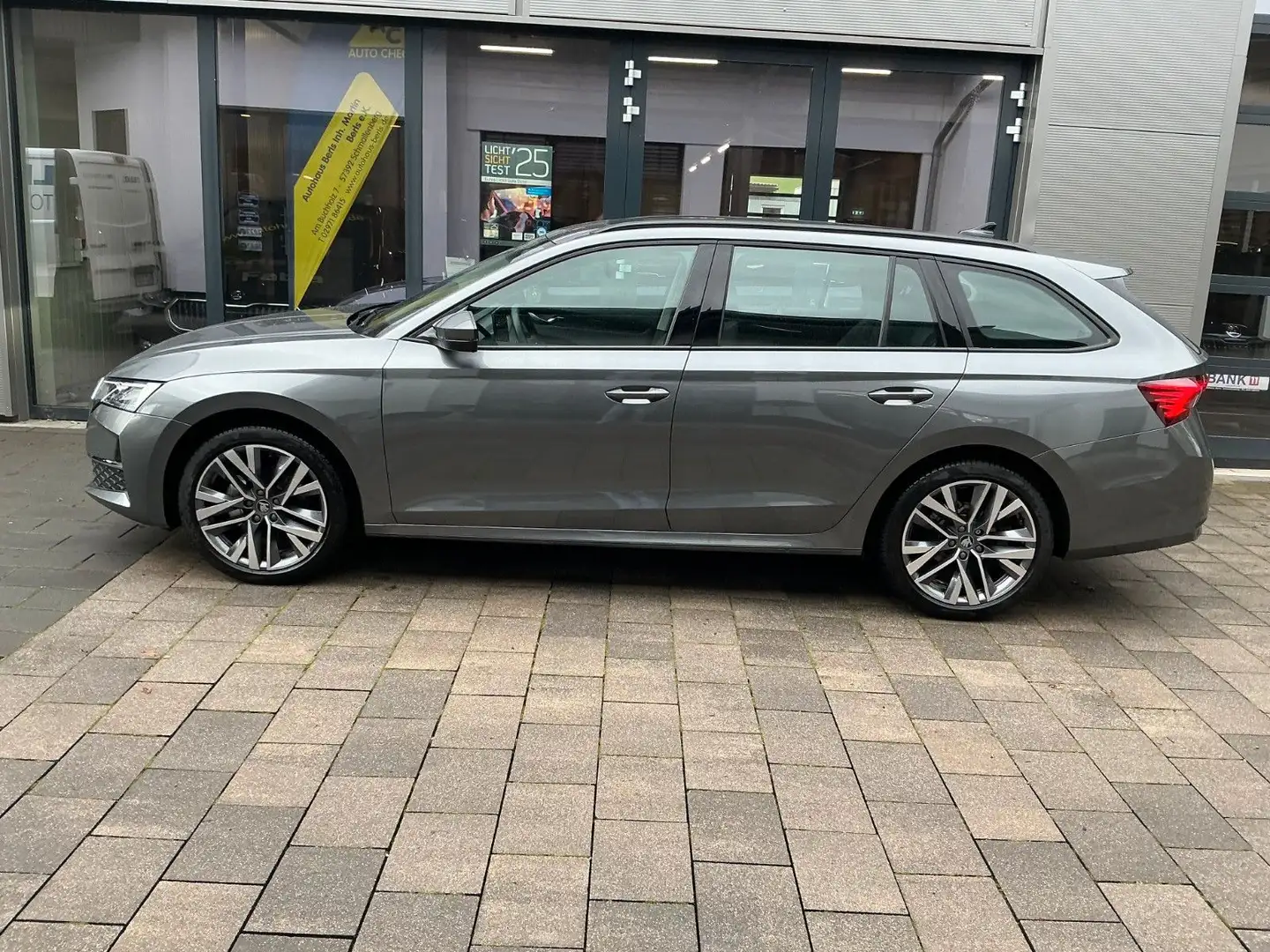 Skoda Octavia Combi 1.5 eTSI DSG Selection Matrix+AHK+ Gris - 1