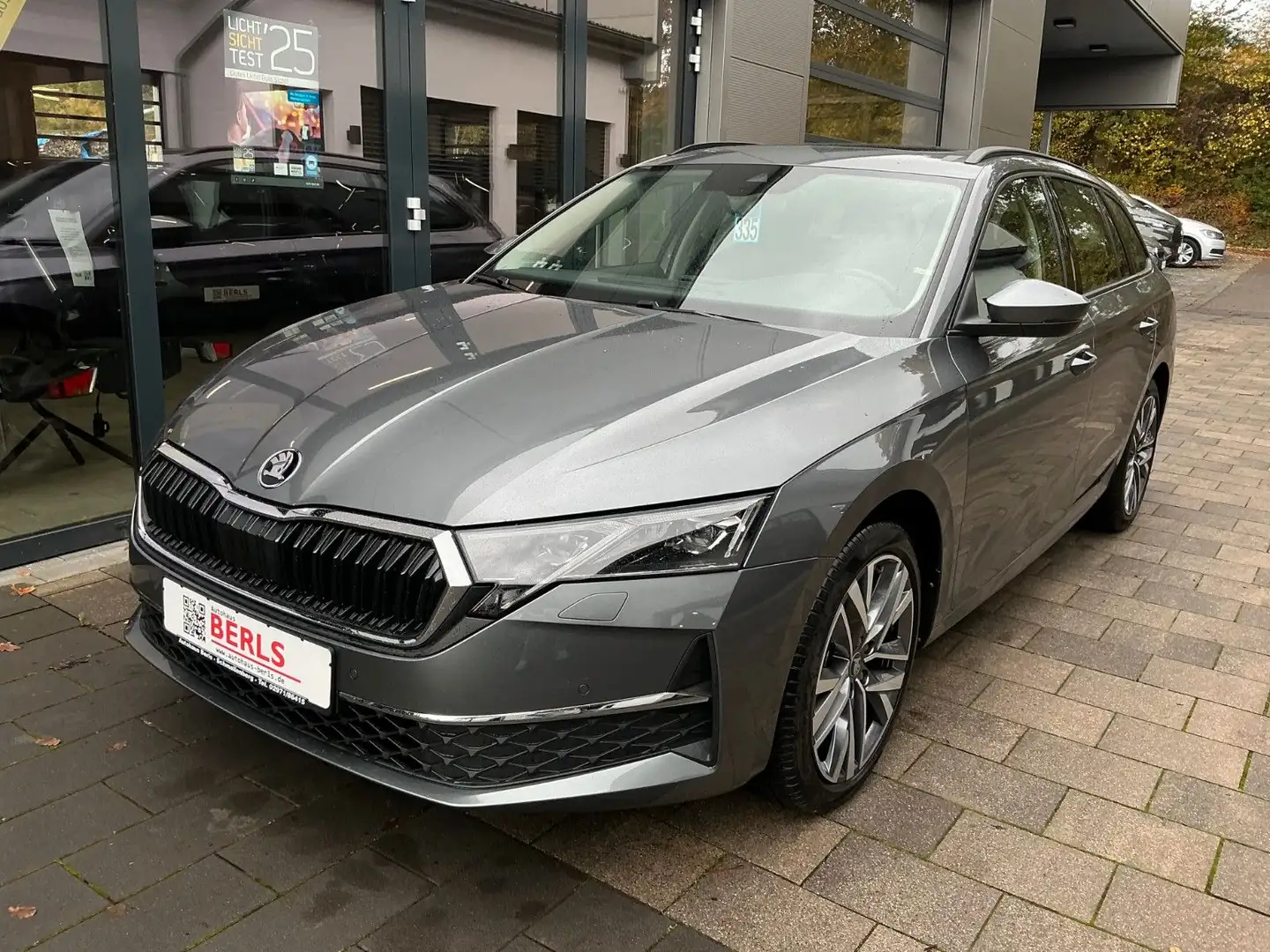 Skoda Octavia Combi 1.5 eTSI DSG Selection Matrix+AHK+ Gris - 2