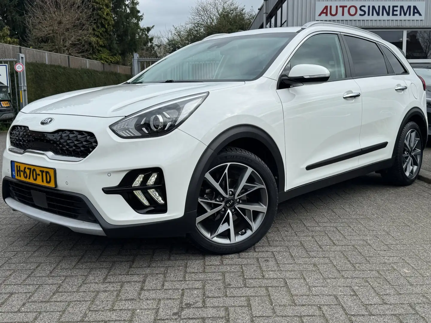 Kia Niro 1.6 GDi Hybrid DynamicPlusLine | All Season | Stuu Wit - 1