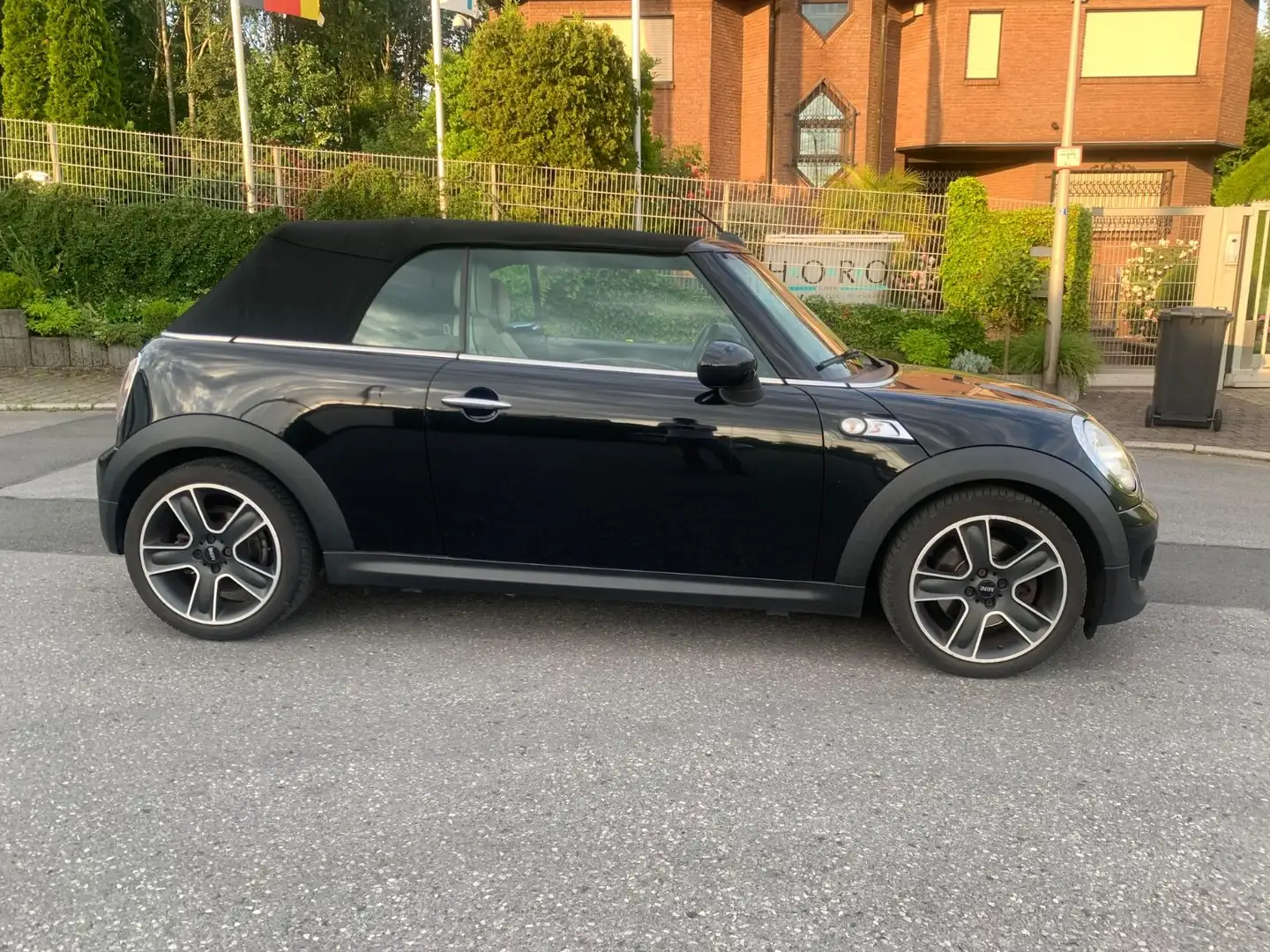 MINI Cooper S COOPER S Cabrio*Navi*Leder*Xenon*Automatik Schwarz - 2