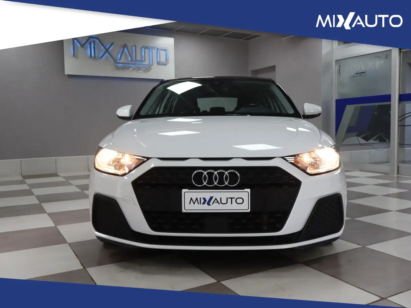 Audi A1 SportBack 30 TFSI 110 CV Admired EU6 Weiß - 2
