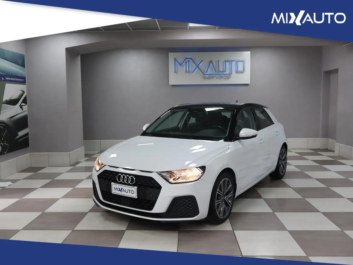 Audi A1 SportBack 30 TFSI 110 CV Admired EU6 Weiß - 1