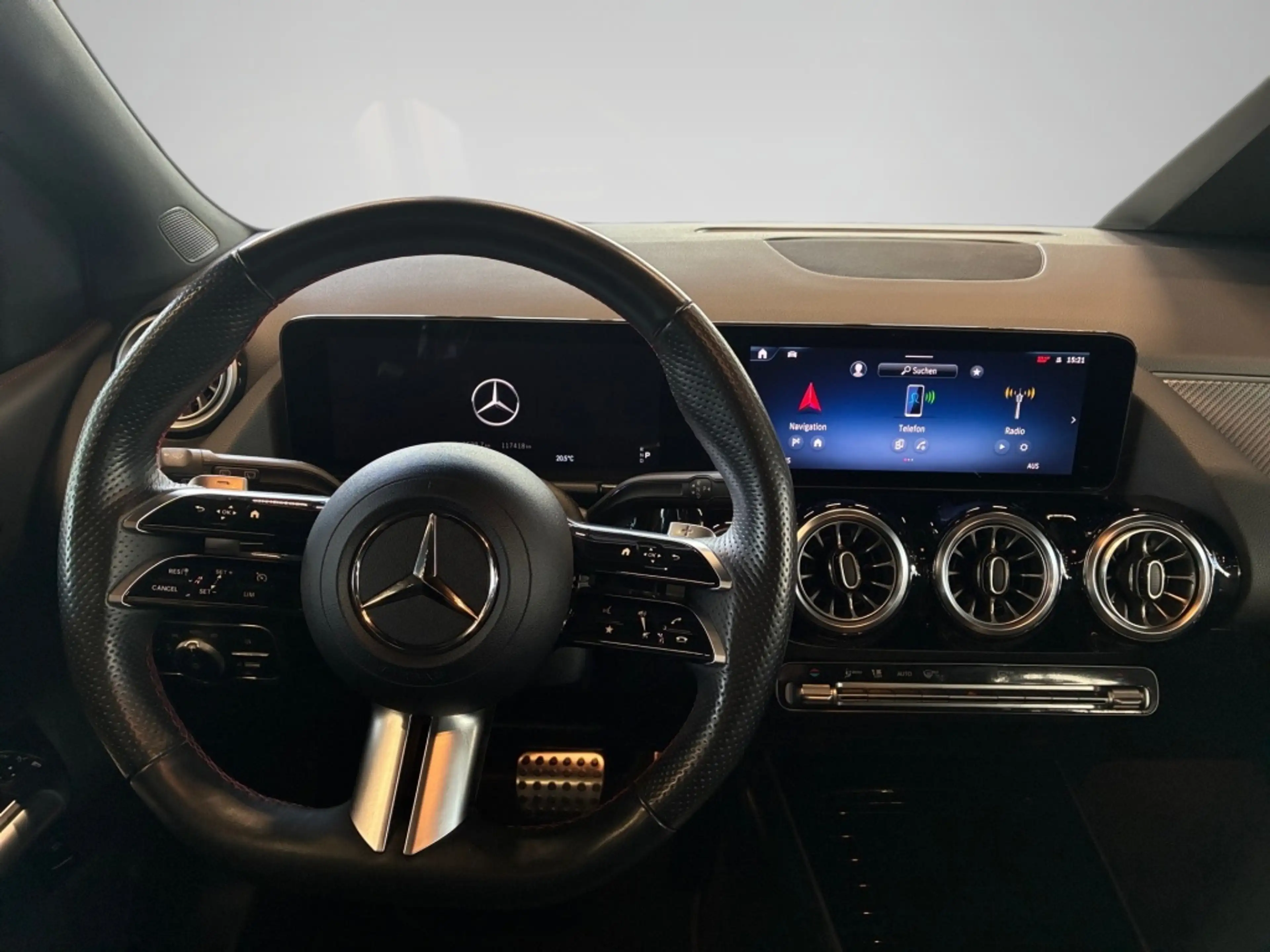 Mercedes-Benz B 220 d AMG NIGHT 360 NAVI PANO LKRDHZG AHK SHZ — photo 10