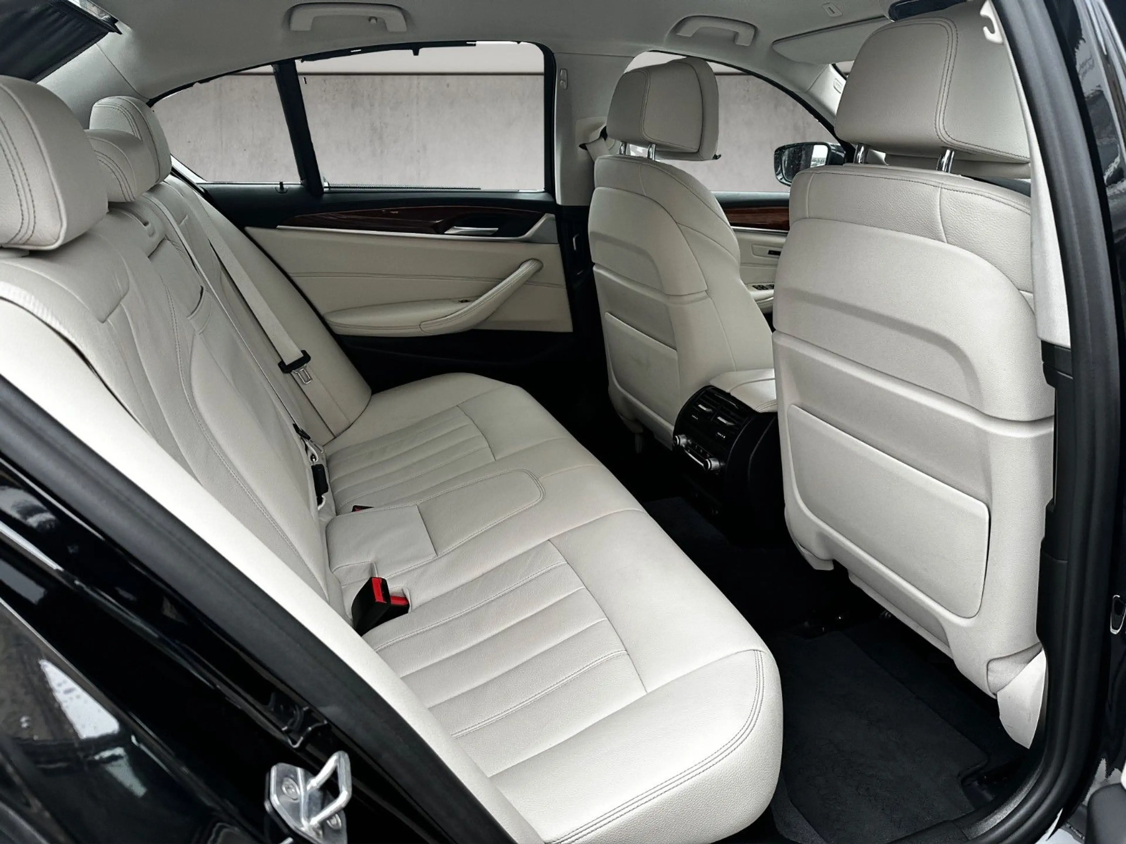 BMW 540 d xDrive Luxury Line Komf.Sitze*Kamera*Stdzg — photo 9