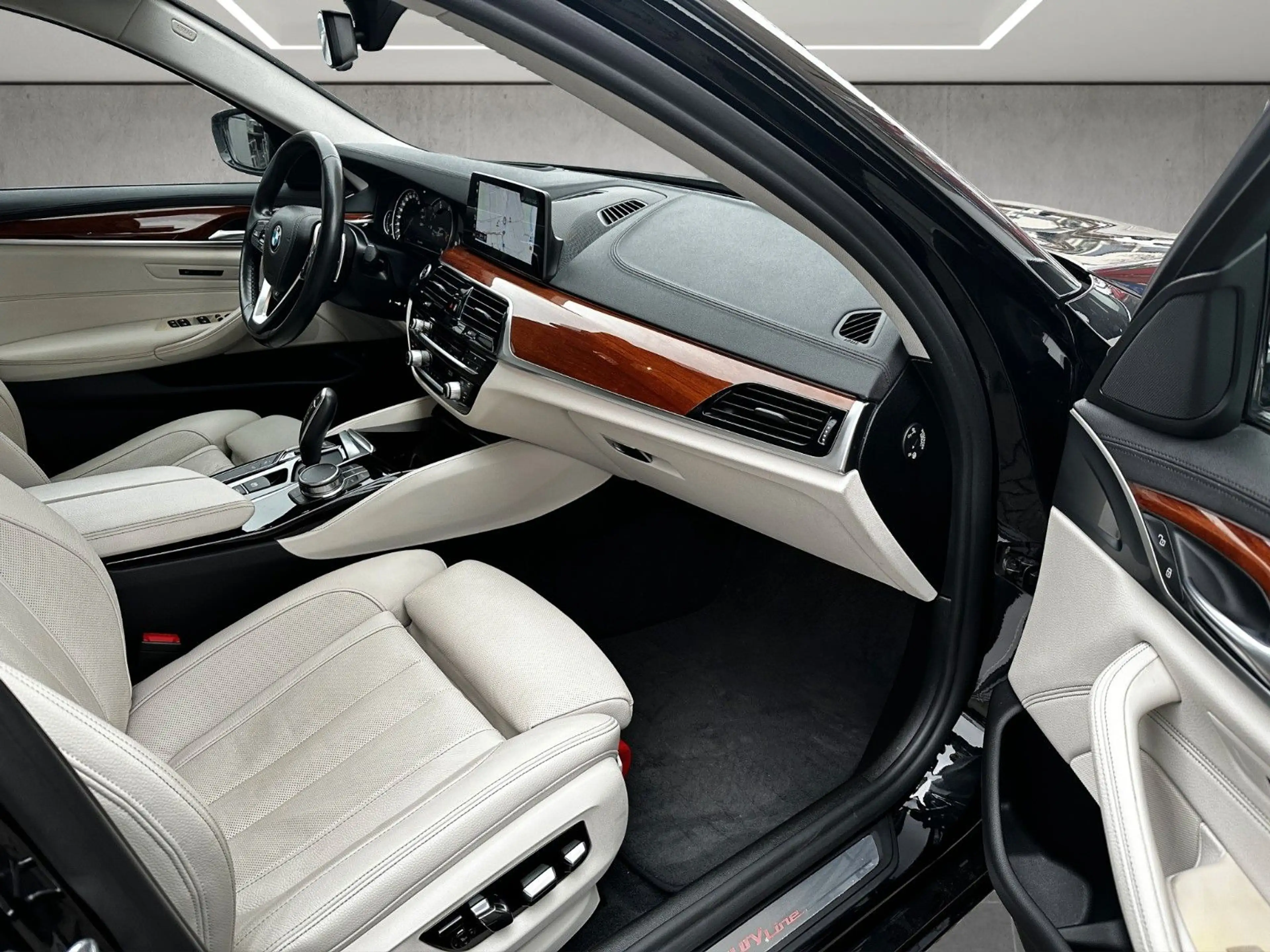 BMW 540 d xDrive Luxury Line Komf.Sitze*Kamera*Stdzg — photo 10