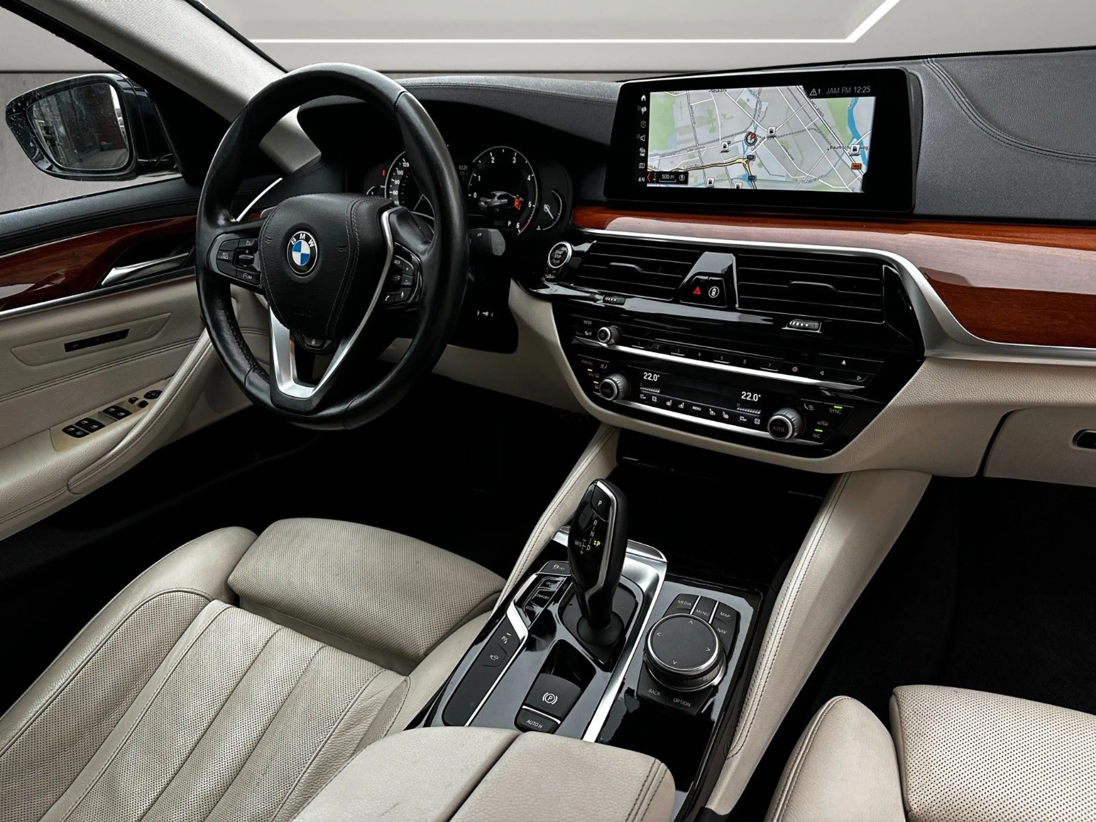 BMW 540 d xDrive Luxury Line Komf.Sitze*Kamera*Stdzg — photo 12