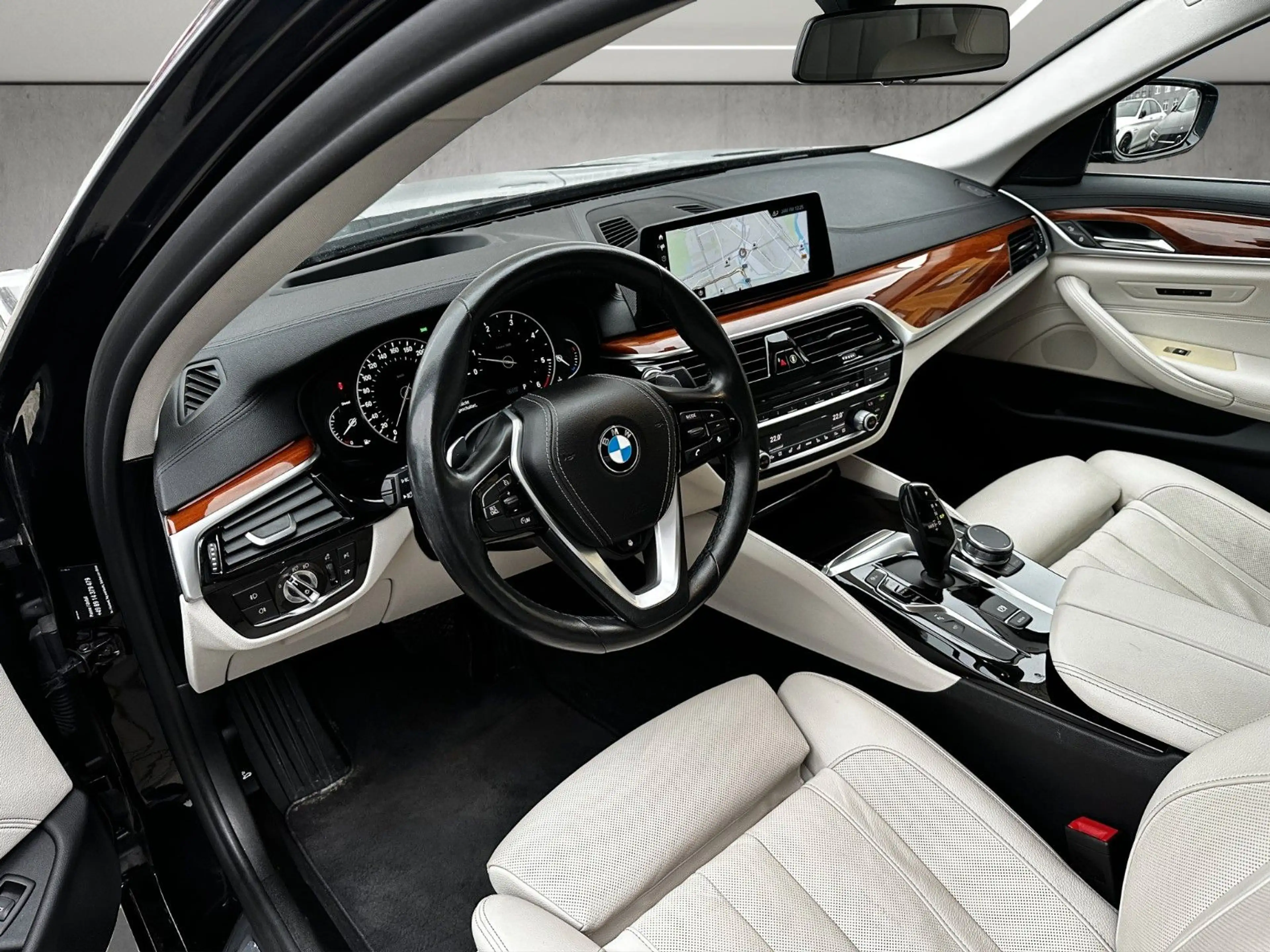 BMW 540 d xDrive Luxury Line Komf.Sitze*Kamera*Stdzg — photo 7