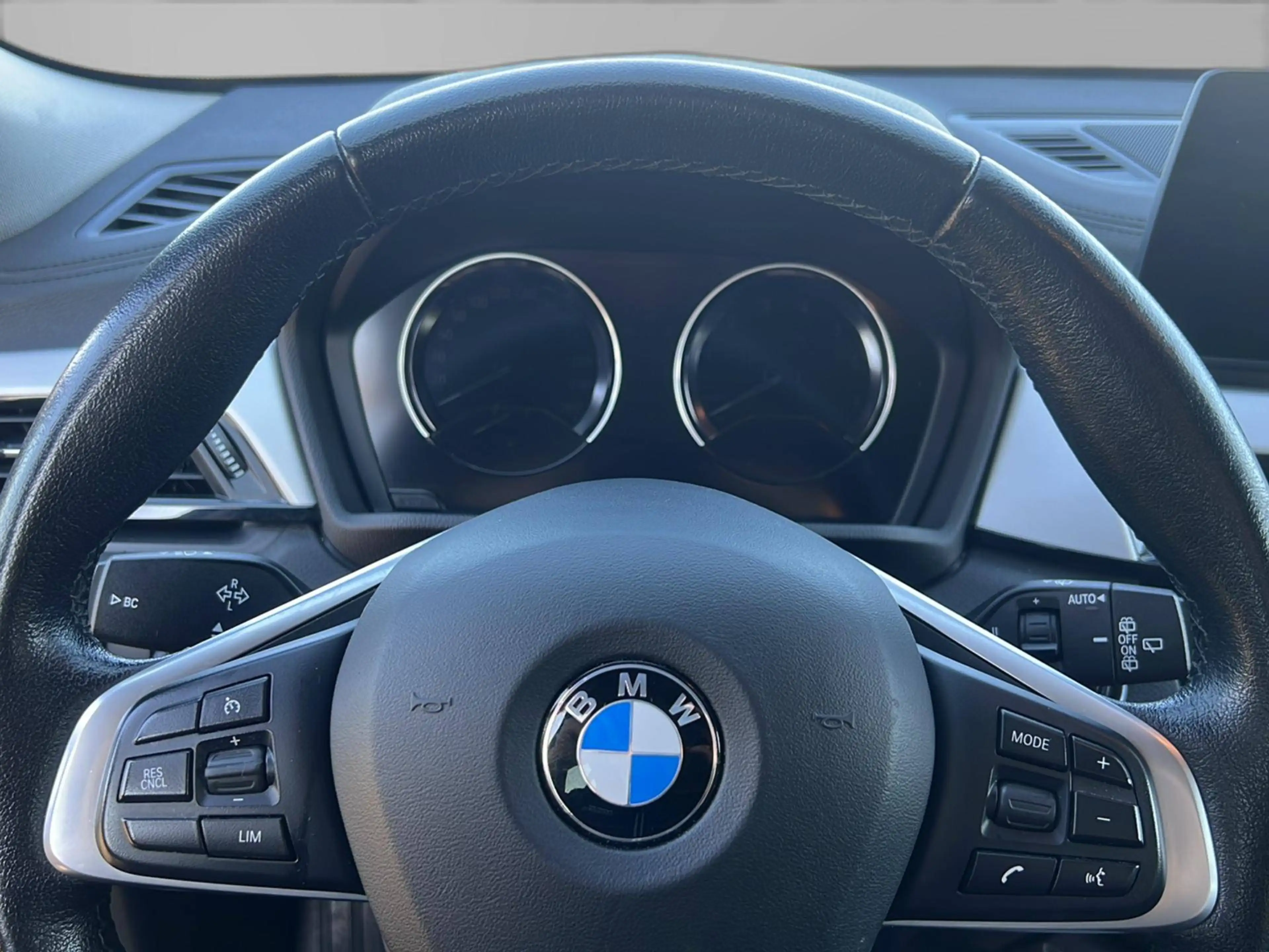 BMW X2 xDrive 25 e*LED*HEAD-UP*Navi*Temp*Keyless*Sitzhzg* — photo 11