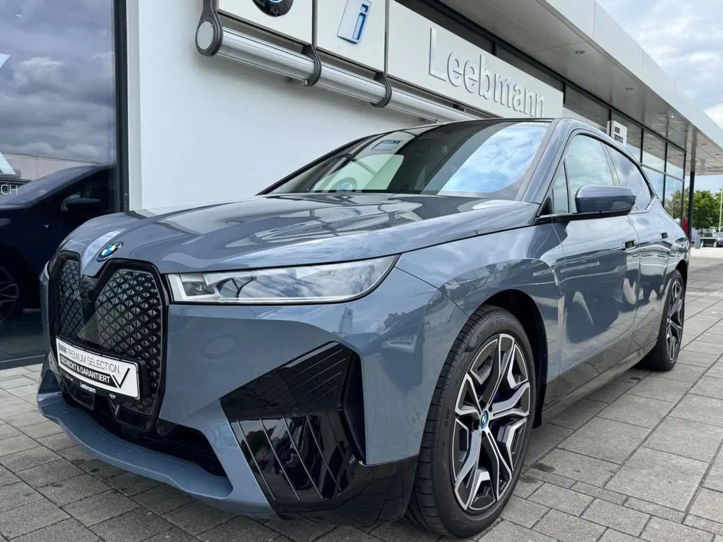 BMW iX xDrive50 Suite Sportpaket GARANTIE bis 05/2028 Gris - 2