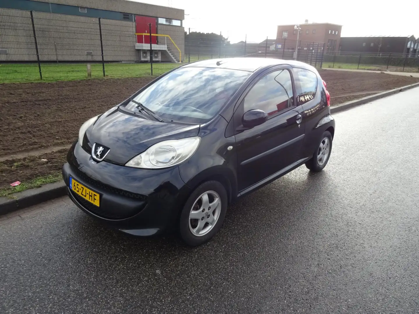 Peugeot 107 1.0-12V XS Urban Move Zwart - 1