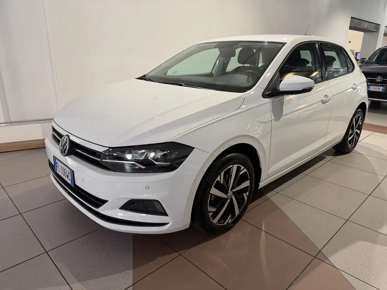 Volkswagen Polo Polo 5p 1.0 tsi Comfortline 95cv — photo 1 of 13