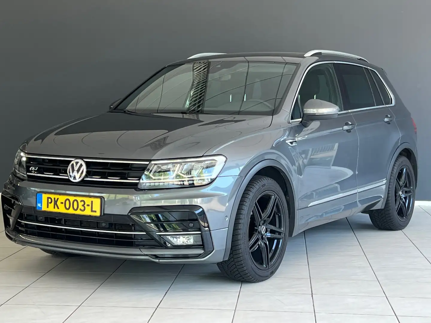 Volkswagen Tiguan 1.4 TSI R-LINE Virtual Org NL Auto Dealer Onderhou Gris - 2