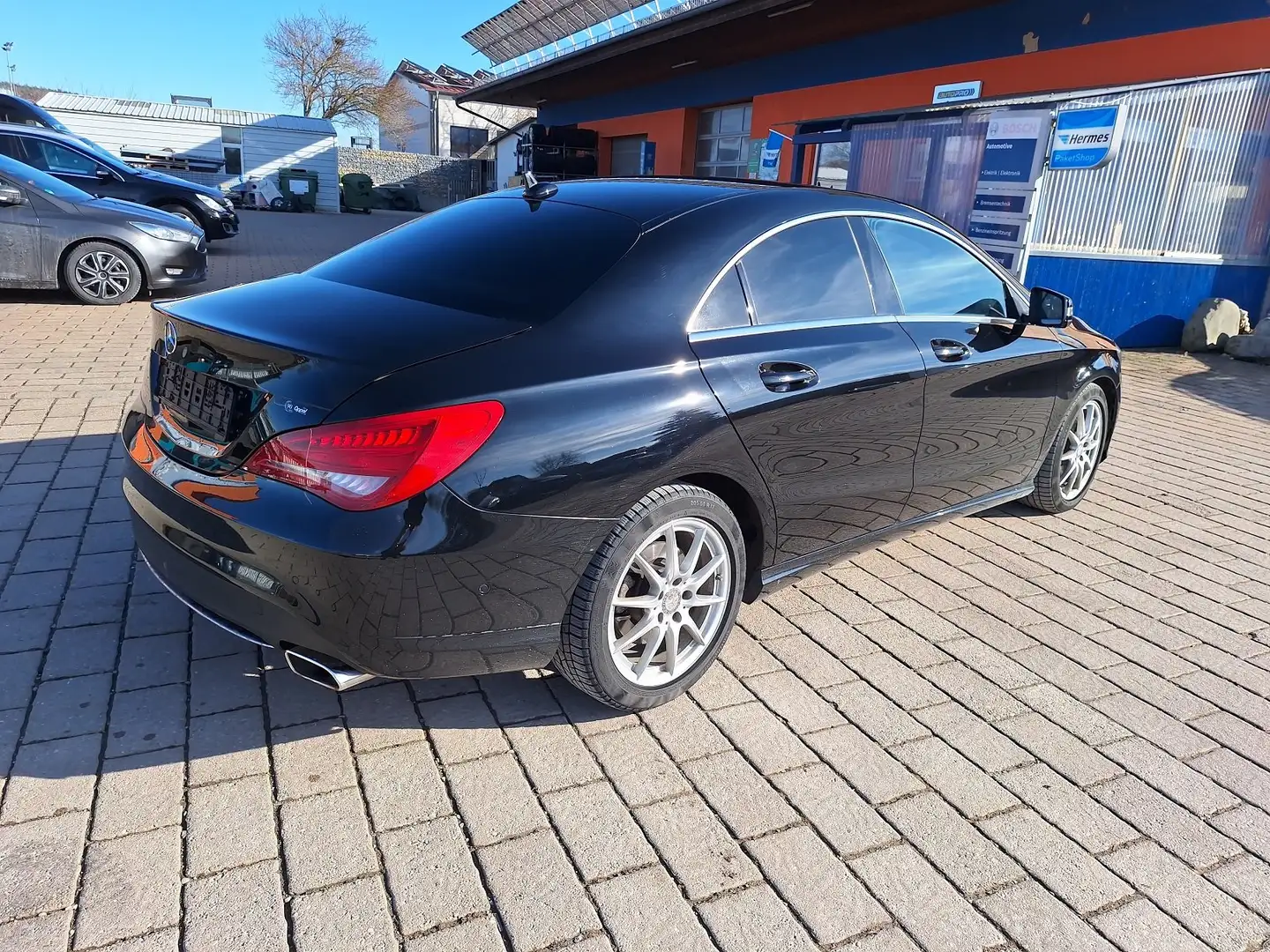 Mercedes-Benz CLA 200 (CDI) d Schwarz - 2