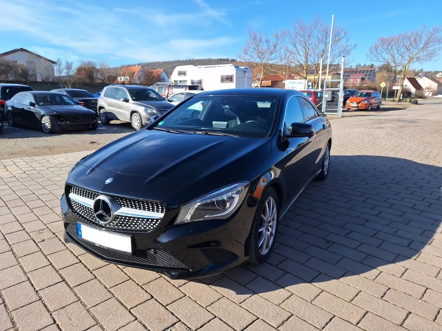 Mercedes-Benz CLA 200 (CDI) d Schwarz - 1