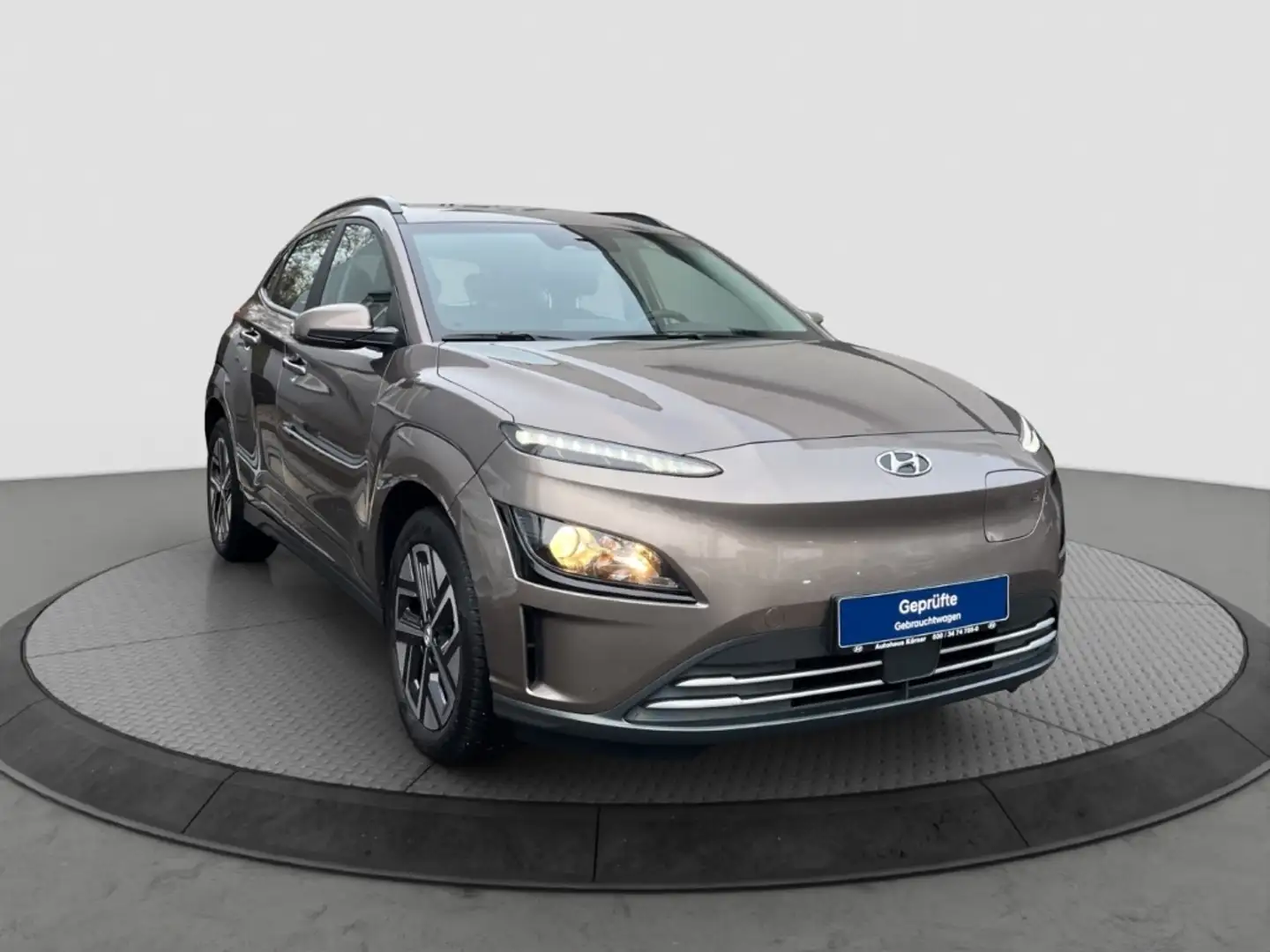 Hyundai KONA SELECT 39kWh (100kW) *CAM*CARPLAY*SITZHZG* Bronze - 1