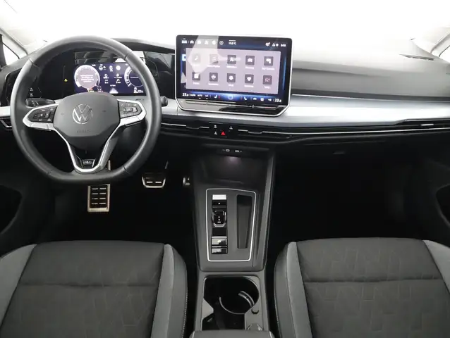 Volkswagen Golf view 11
