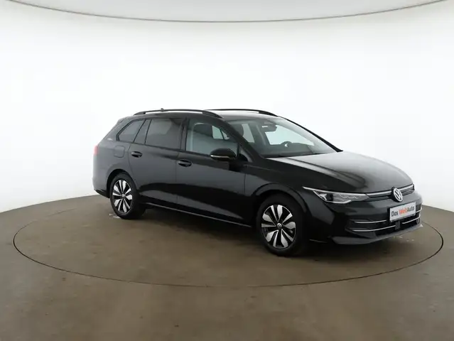 Volkswagen Golf view 2