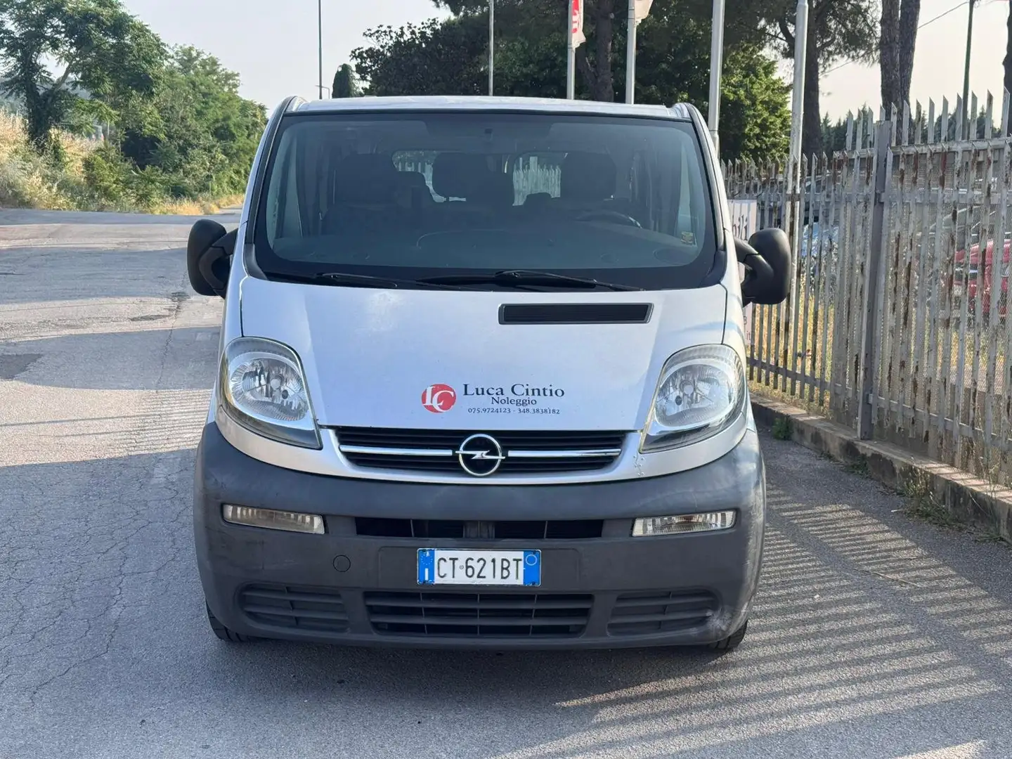 Opel Vivaro 1.9 DCI 100CV ** 9 POSTI ** FRIZIONE NUOVA ** Plateado - 2