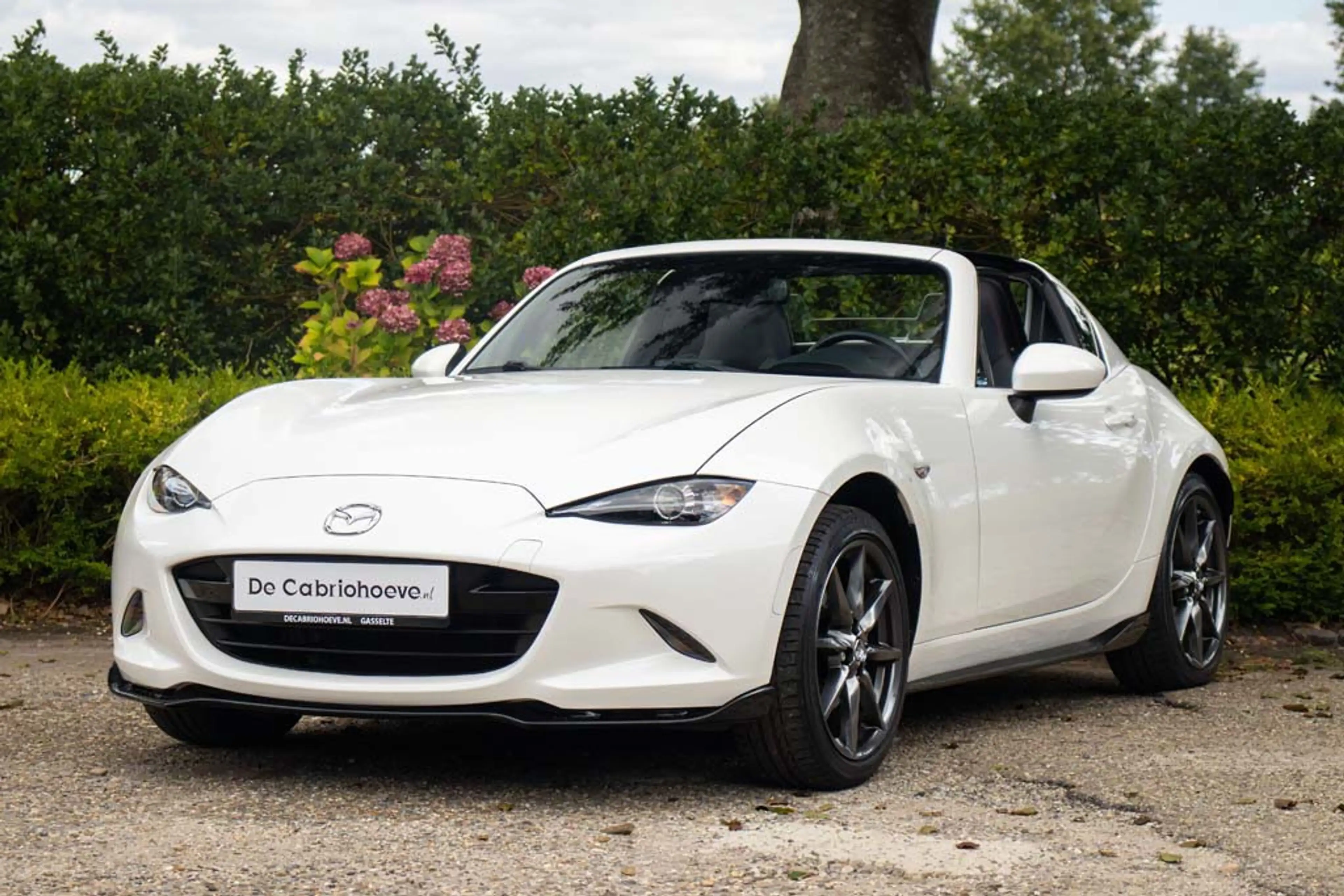 Mazda MX-5 RF NDRF 2.0l SkyActiv-G 184 GT-M Snowflake White P — photo 2