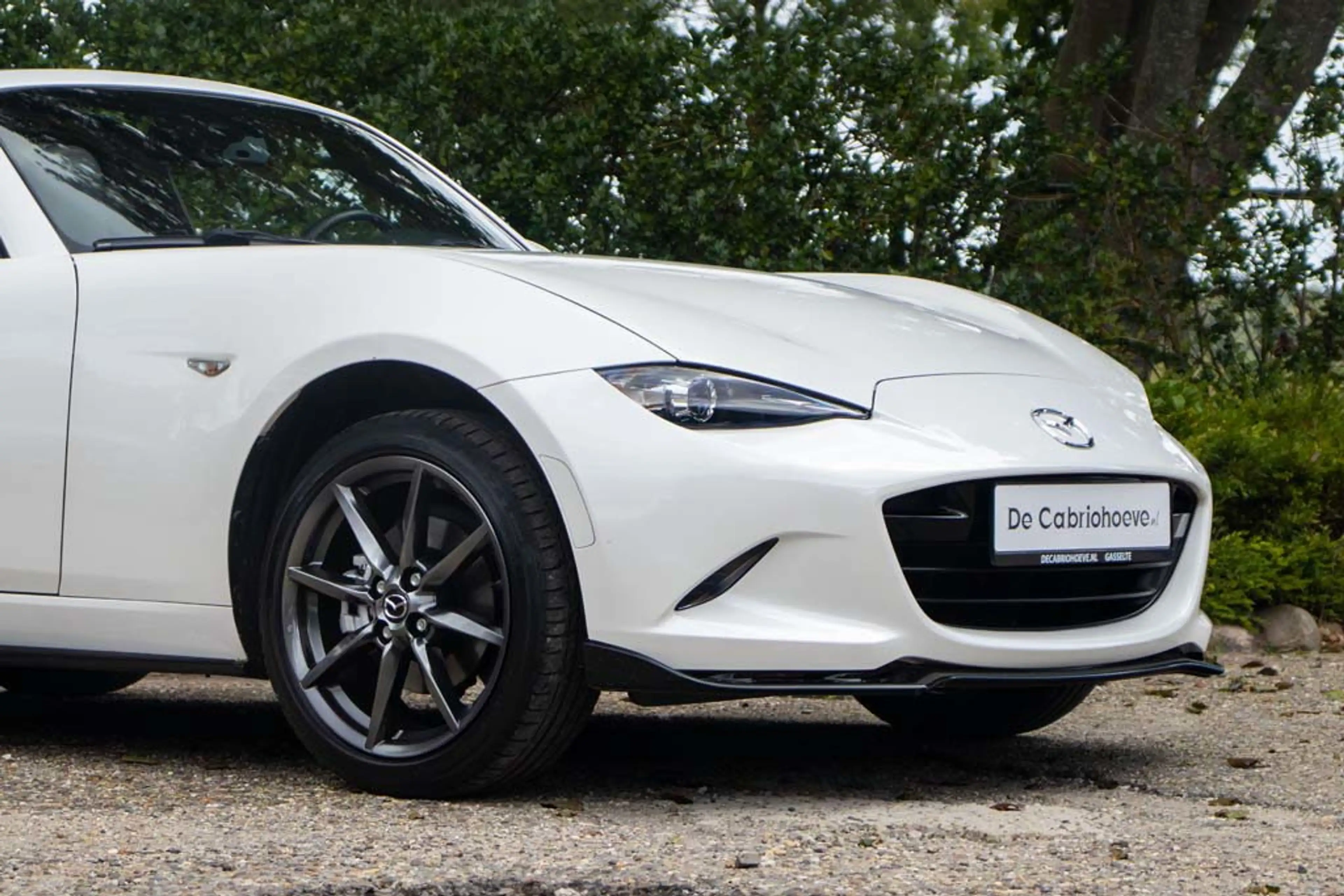 Mazda MX-5 RF NDRF 2.0l SkyActiv-G 184 GT-M Snowflake White P — photo 11