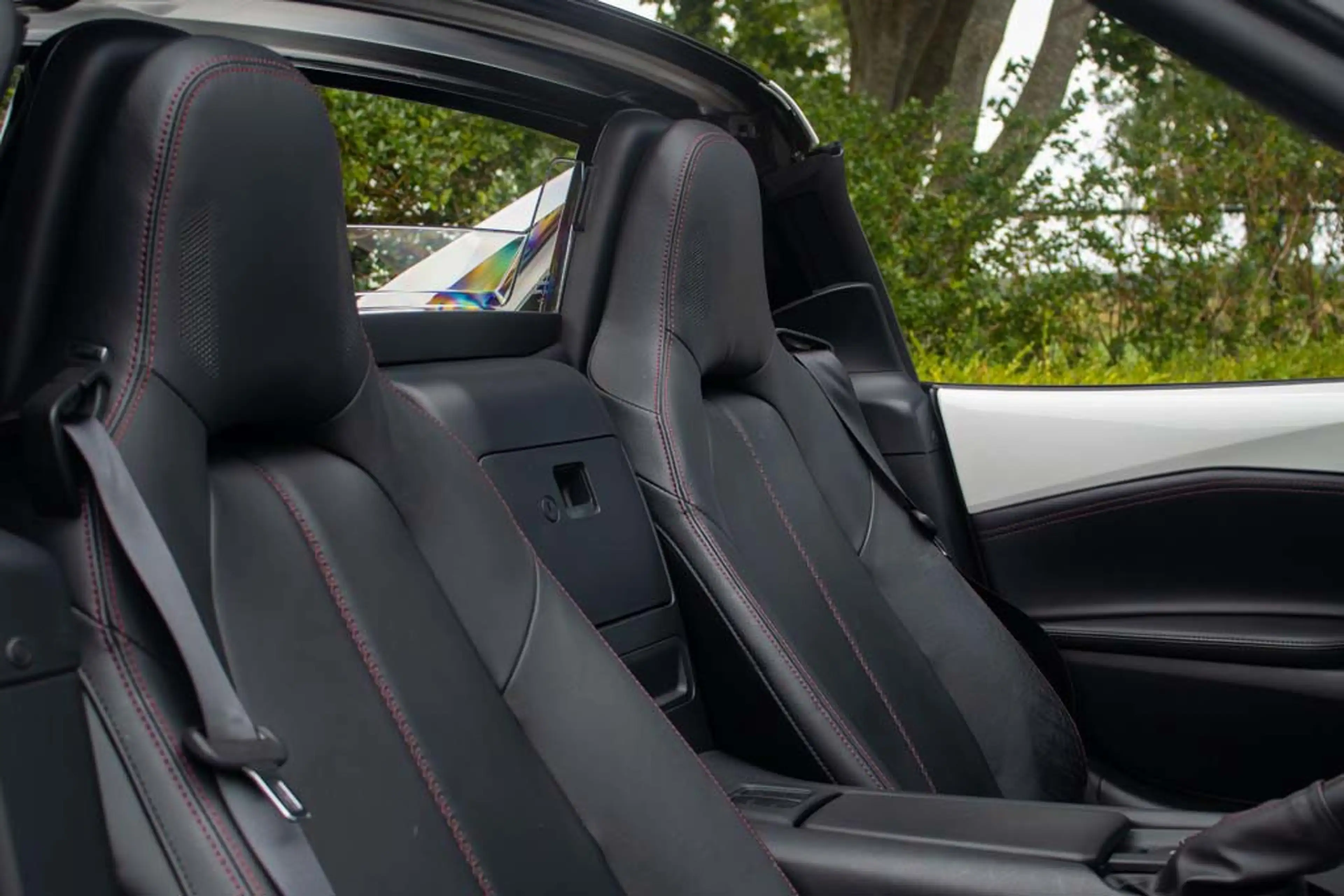 Mazda MX-5 RF NDRF 2.0l SkyActiv-G 184 GT-M Snowflake White P — photo 7