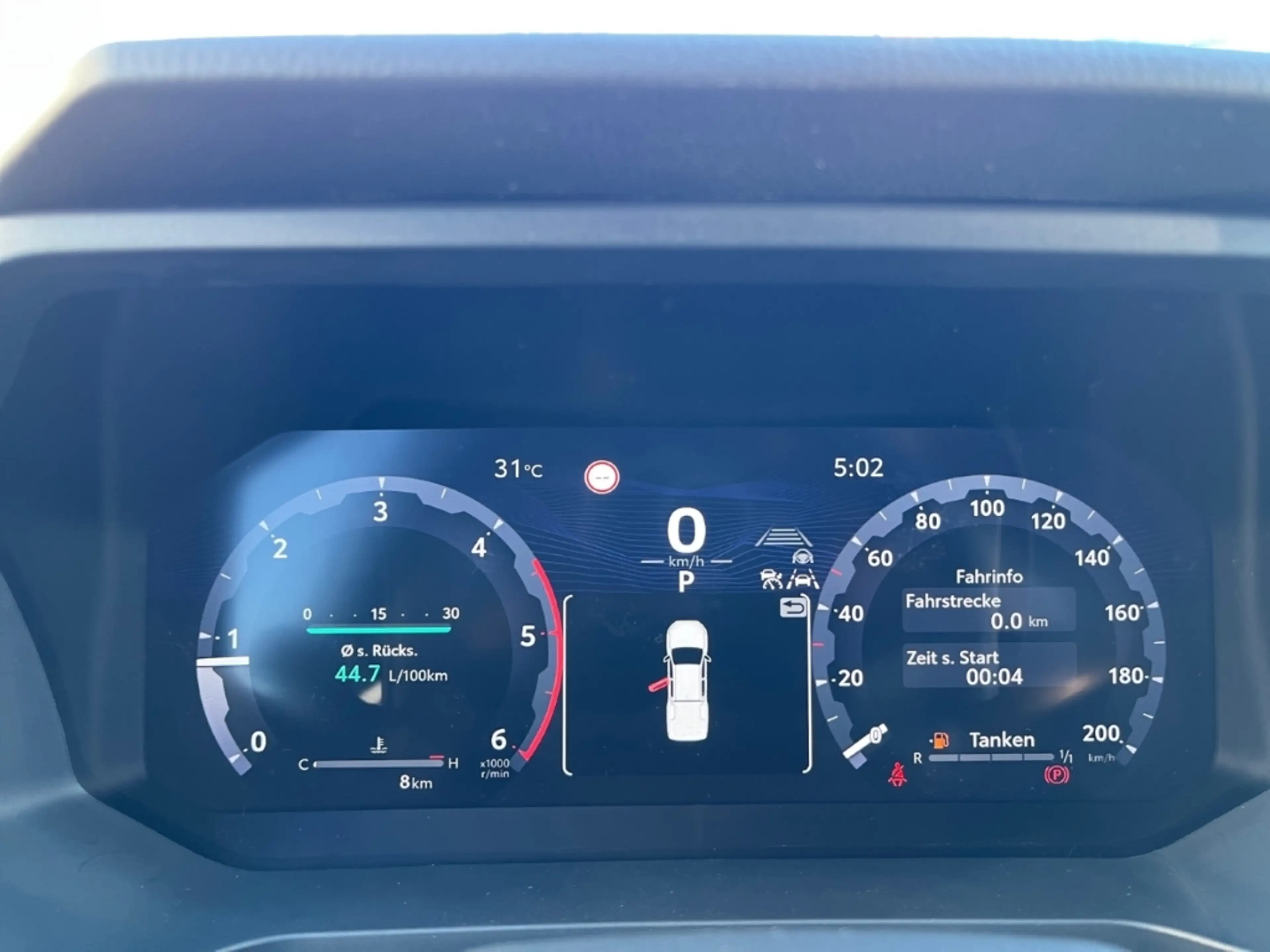 Toyota Hilux Double Cab Invincible 2,8l D-4D MHEV - ON STOCK — photo 15