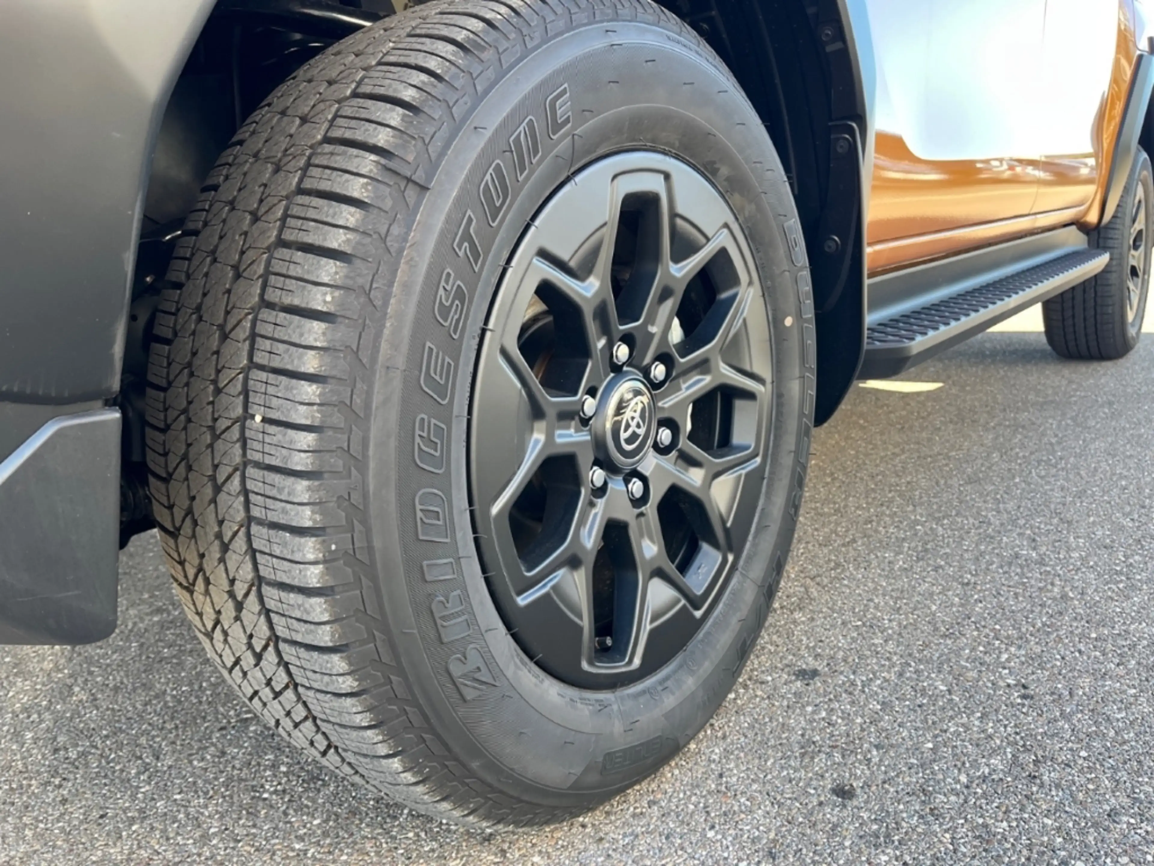 Toyota Hilux Double Cab Invincible 2,8l D-4D MHEV - ON STOCK — photo 8