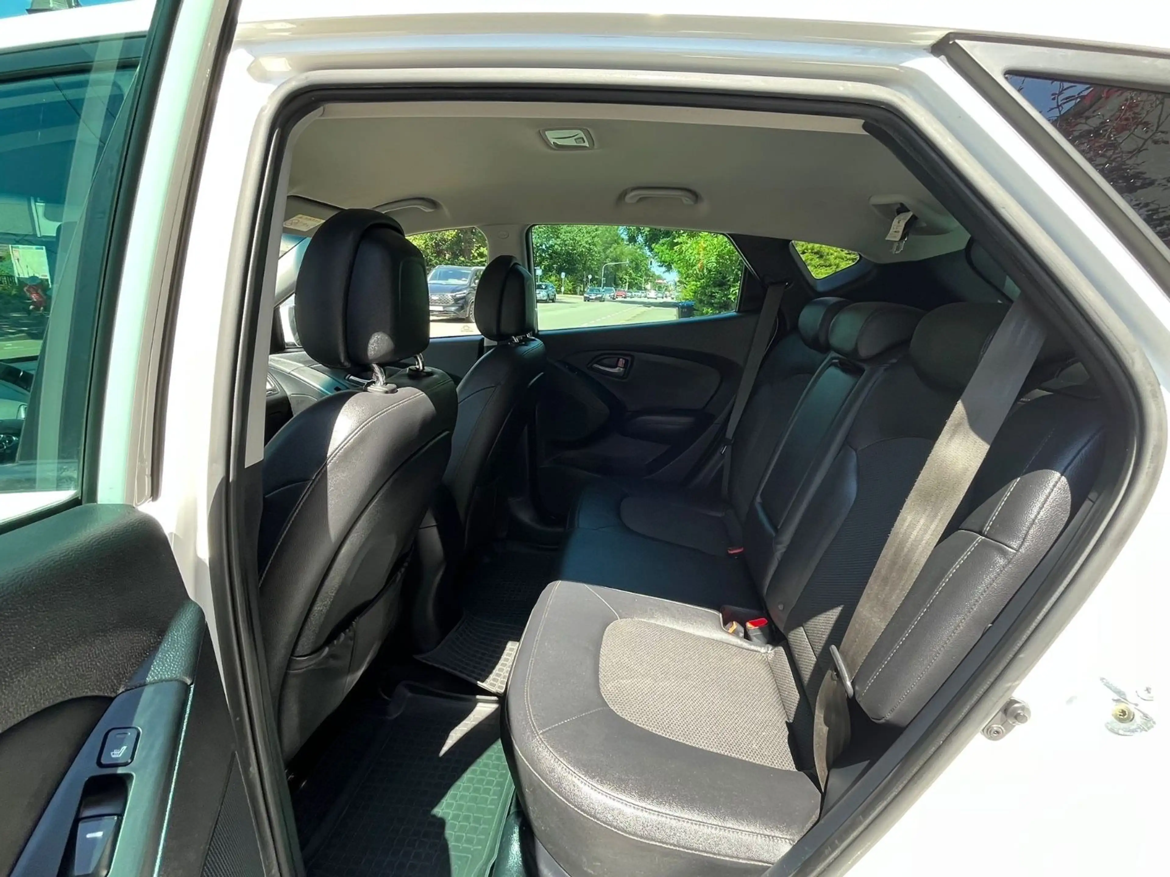 Hyundai iX35 Style AWD 2,0 Automatik, Facelift — photo 14
