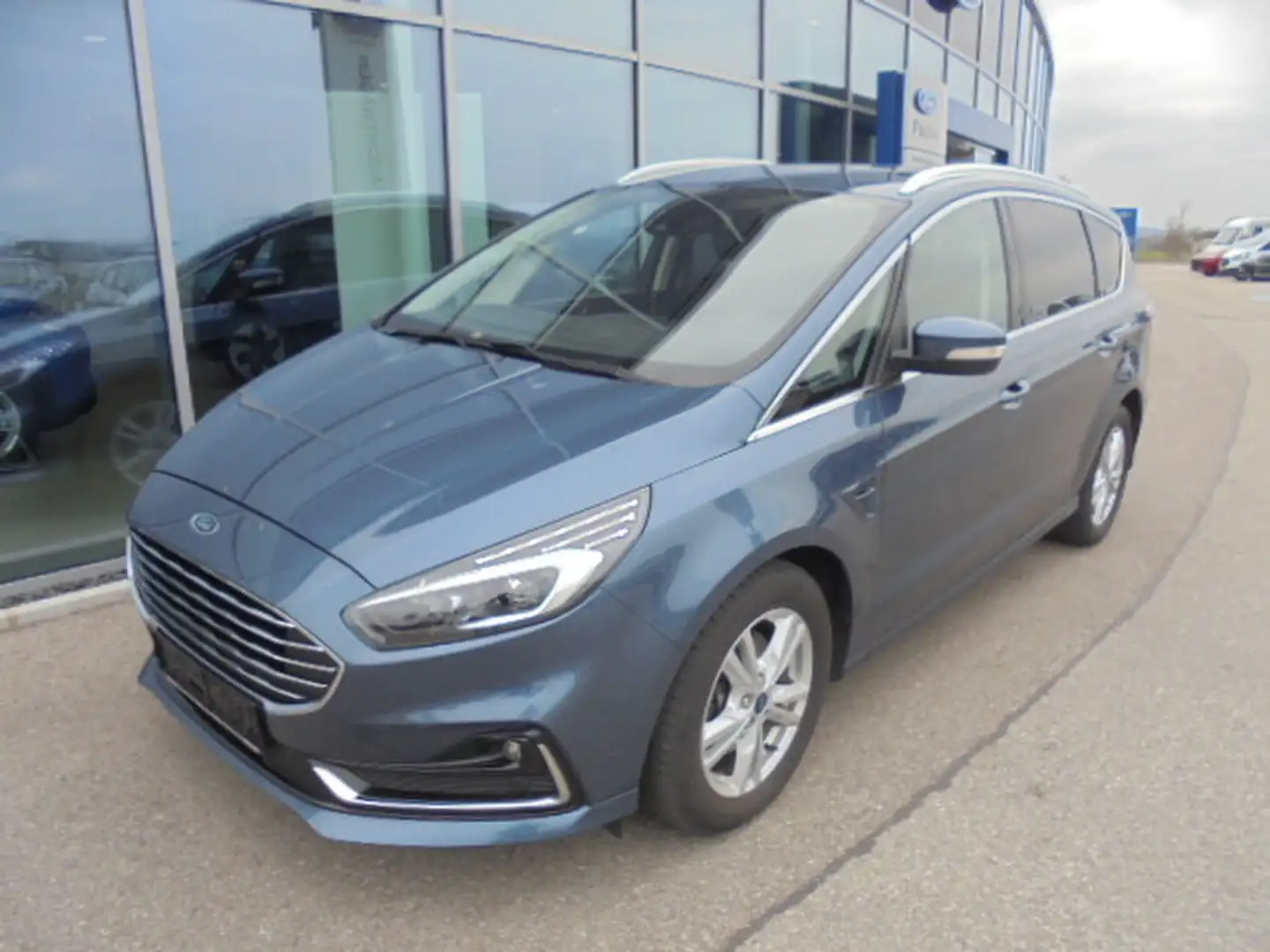 Ford S-Max Titanium 150PS Diesel Automatik Blau - 1