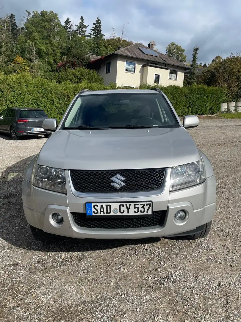 Suzuki Grand Vitara 1.9 DDiS Club DPF Silber - 1