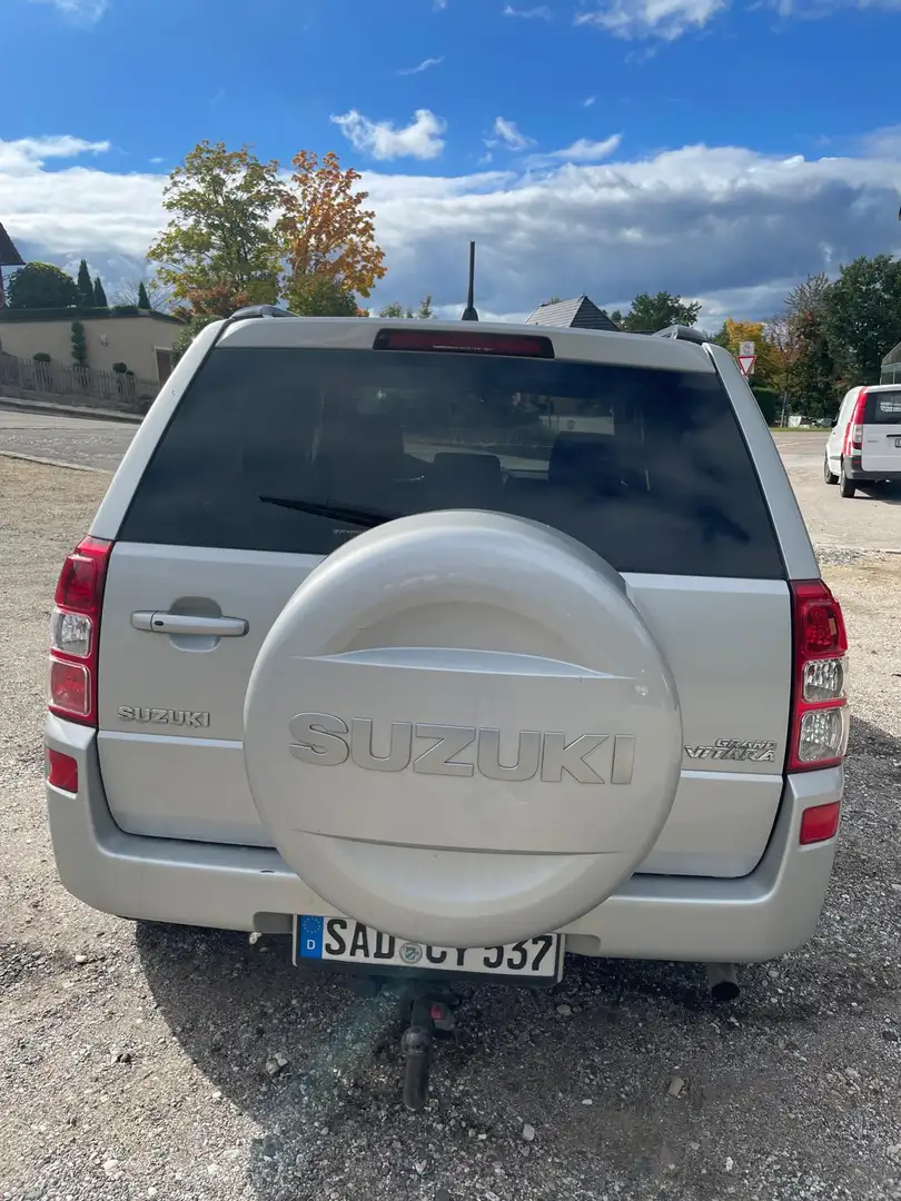 Suzuki Grand Vitara 1.9 DDiS Club DPF Silber - 2