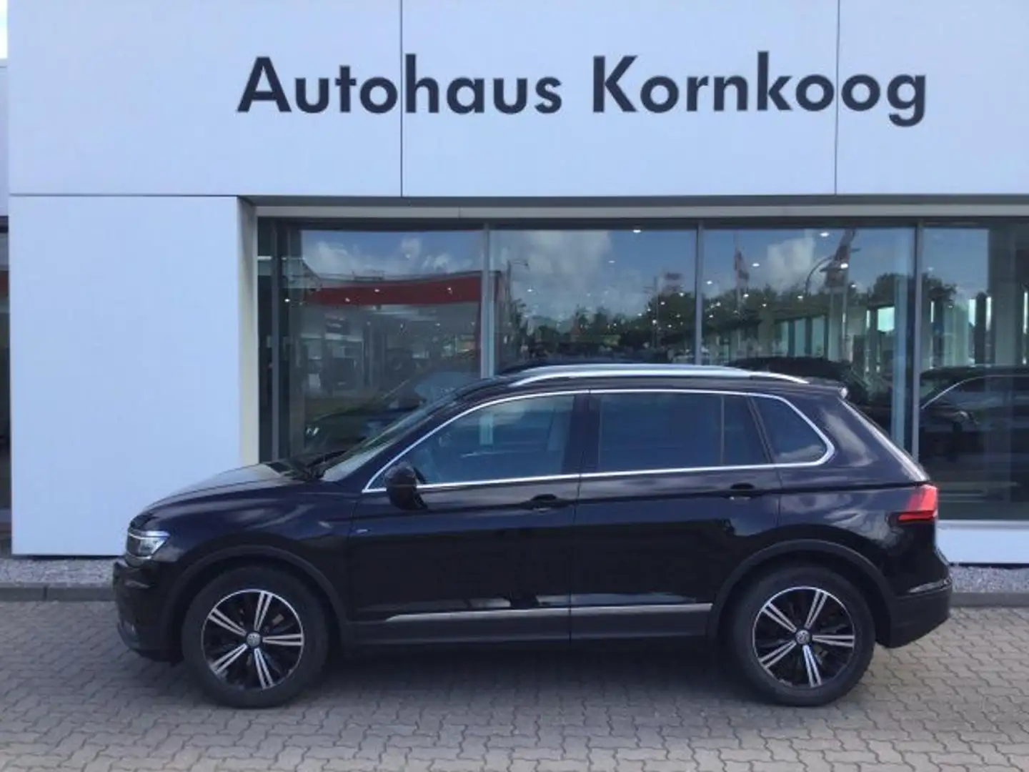 Volkswagen Tiguan 1.5 TSI "Join" Navi AHK Bluetooth LED Klima Schwarz - 1