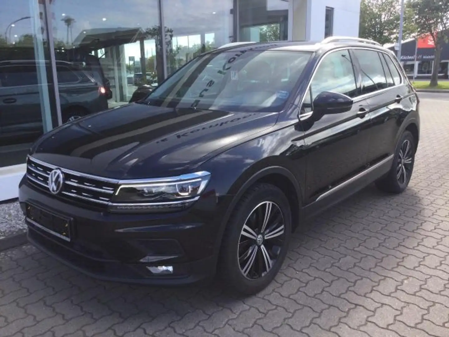 Volkswagen Tiguan 1.5 TSI "Join" Navi AHK Bluetooth LED Klima Schwarz - 2