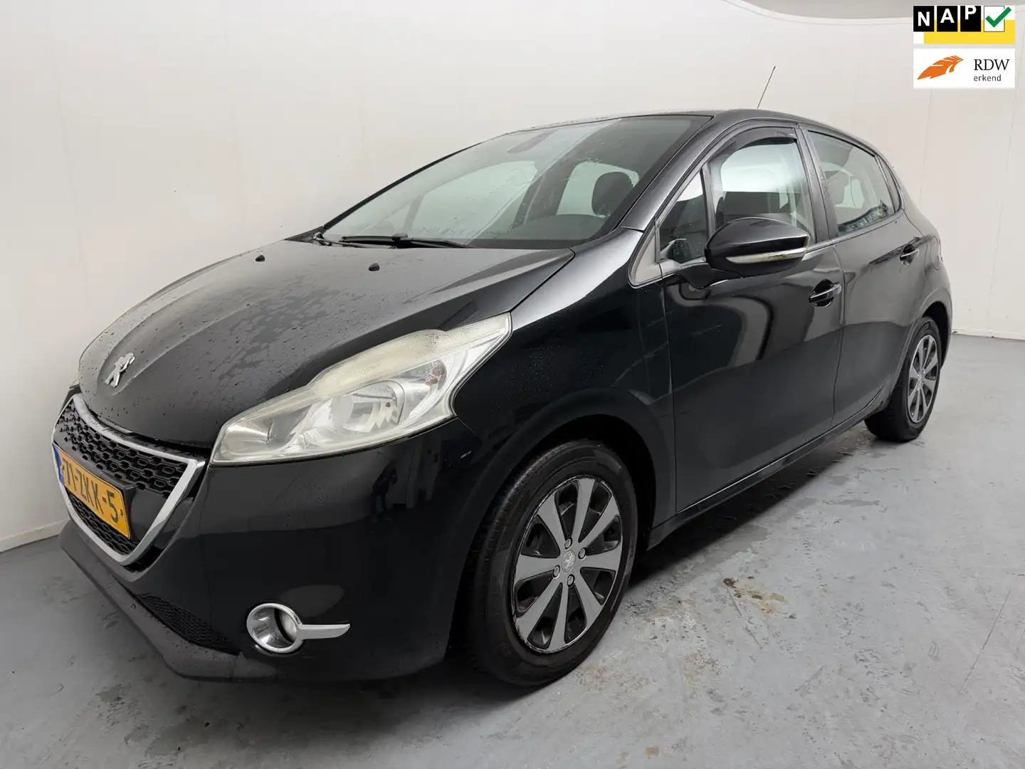 Peugeot 208 1.2 VTi Envy # Clima # EL ramen # Distributieriem Negro - 1