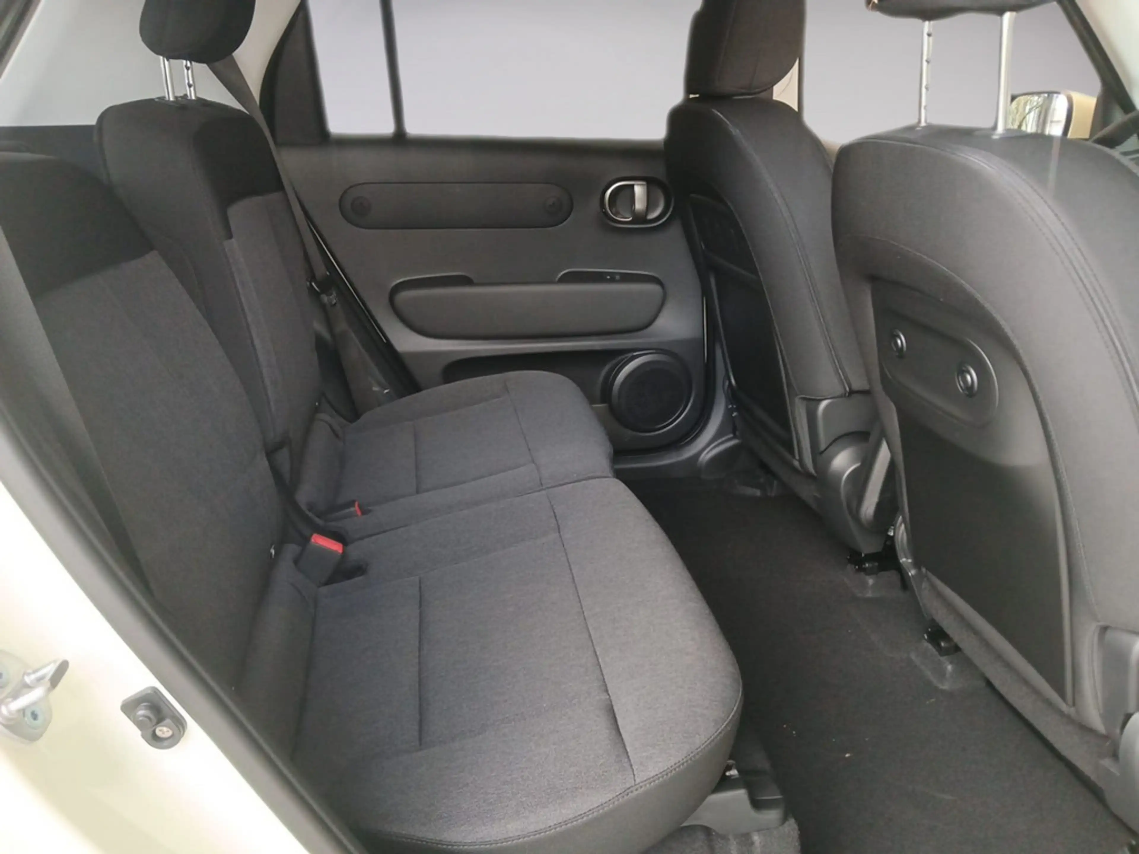 Hyundai Inster Trend Elektro 42kWh KAMERA NAVI ACC — photo 14