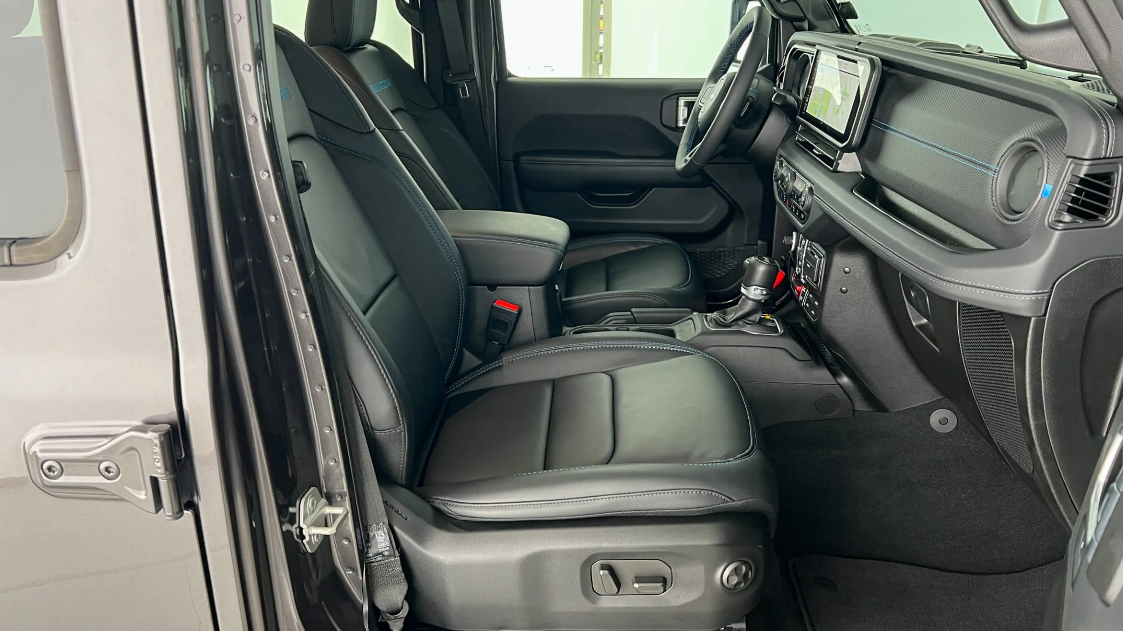 Jeep Wrangler Rubicon 2.0 AT 4XE — photo 5