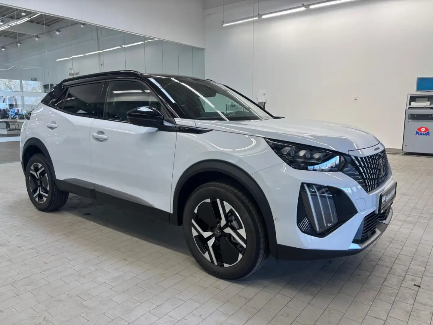 Peugeot 2008 PureTech 130 EAT8 GT AUTOMATIK PDC v+h KLIMAAUTOm. Weiß - 2