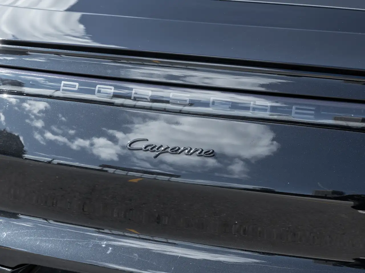 Porsche Cayenne снимка Porsche Cayenne
