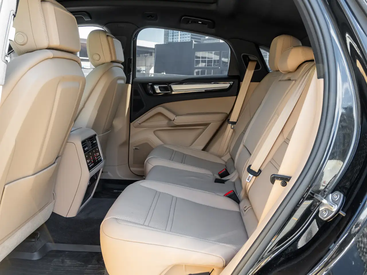 Porsche Cayenne снимка Porsche Cayenne