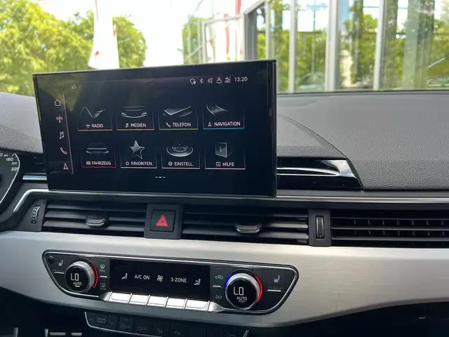 Audi A4 view 11