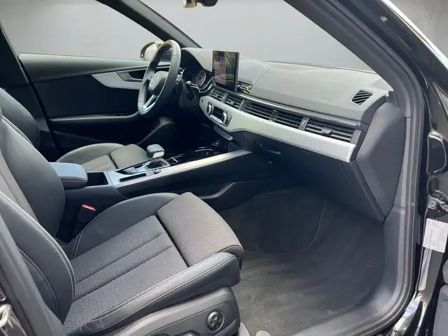 Audi A4 view 13