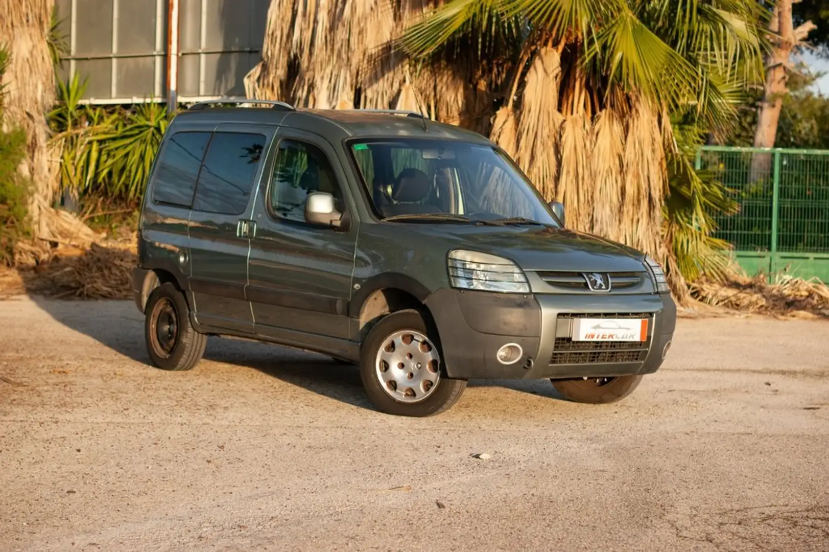 Peugeot Partner Rancho Plus 2.0 HDi Grau - 1