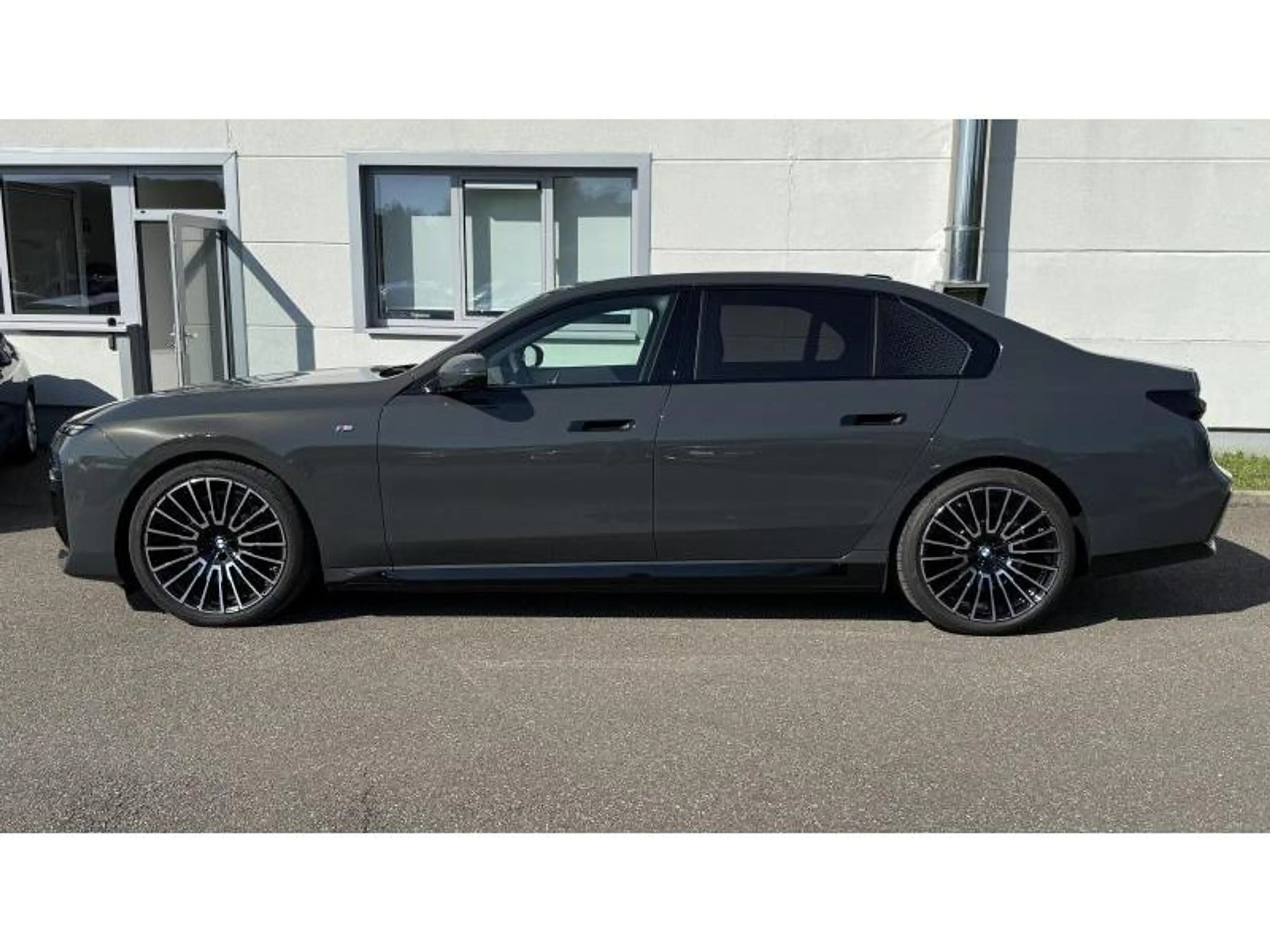 BMW i7 eDrive 50 M Sport Pack Pro Shadow Line Toit Panora — photo 3