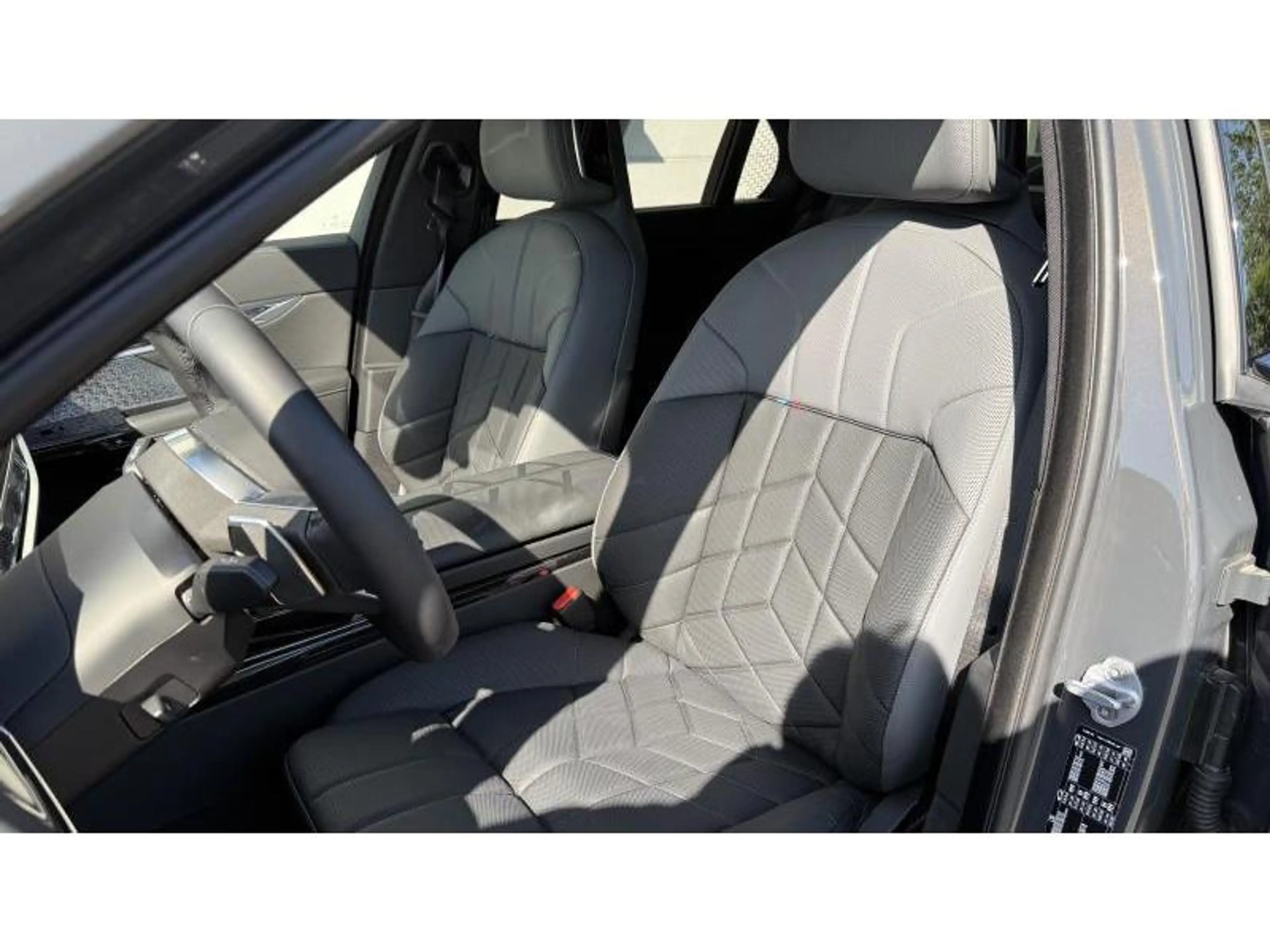 BMW i7 eDrive 50 M Sport Pack Pro Shadow Line Toit Panora — photo 13