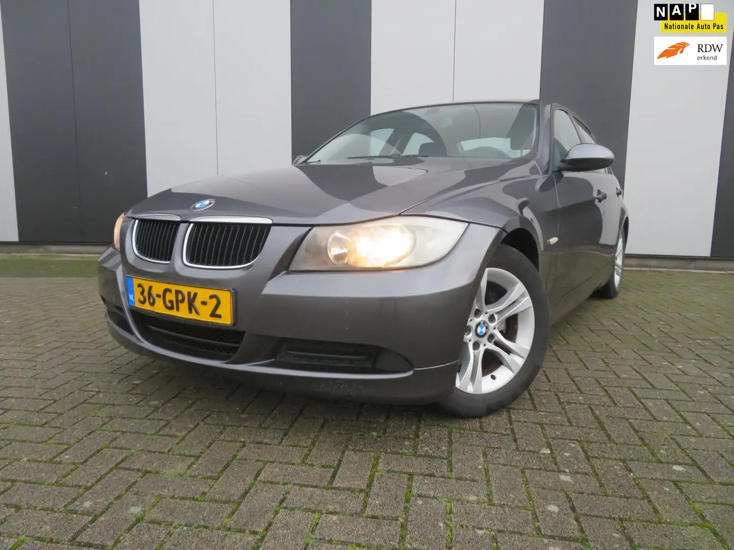 BMW 318 3-serie 318i Business Line Grau - 1