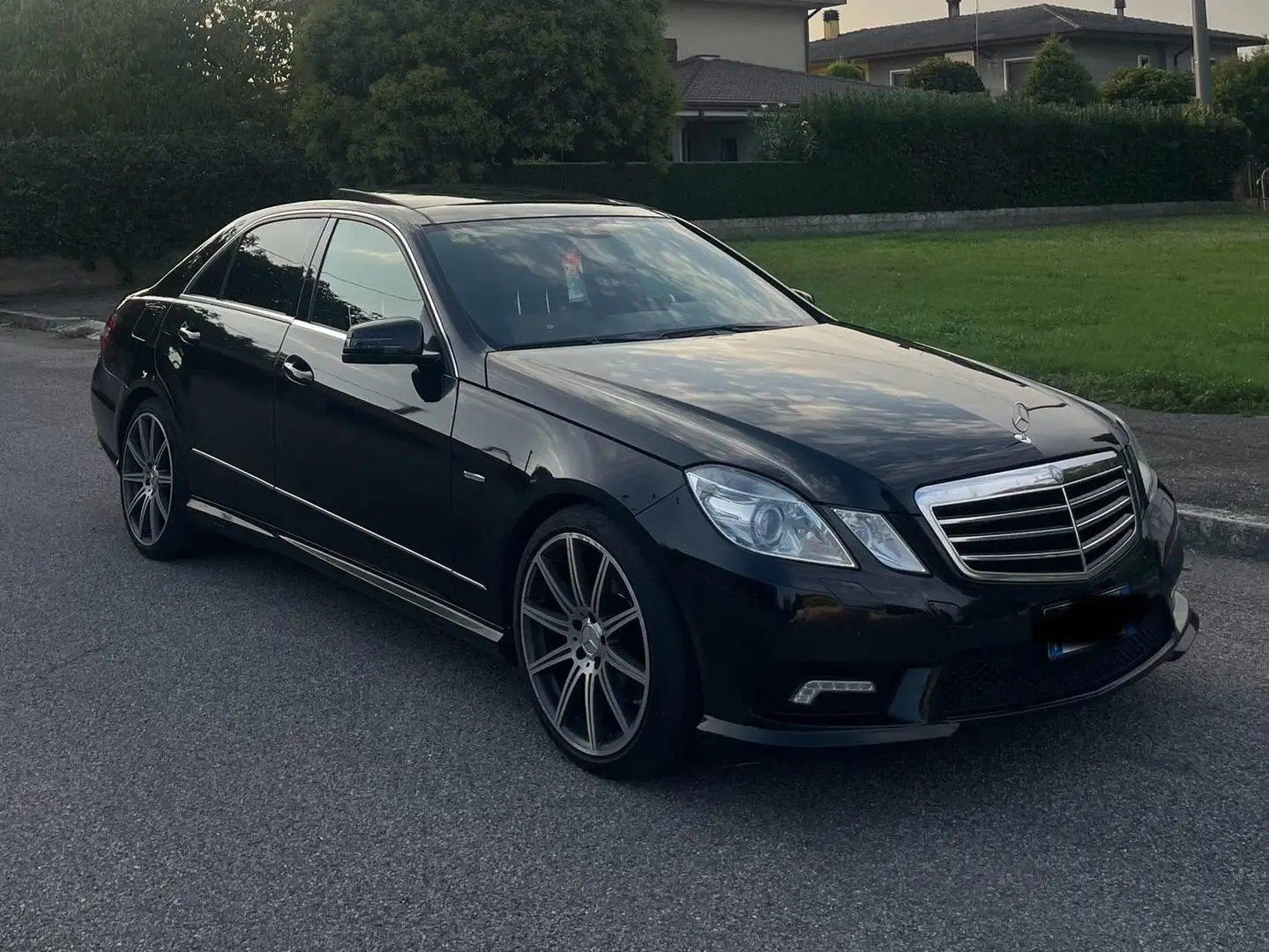 Mercedes-Benz E 350 cdi Avantgarde AMG 265cv Nero - 2