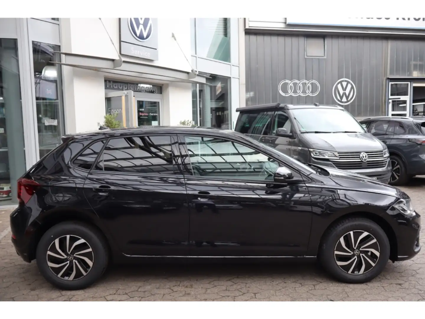 Volkswagen Polo 1.0 TSI Life IQ-Drive RFK 15 Essex Sitzhzg. Zwart - 2