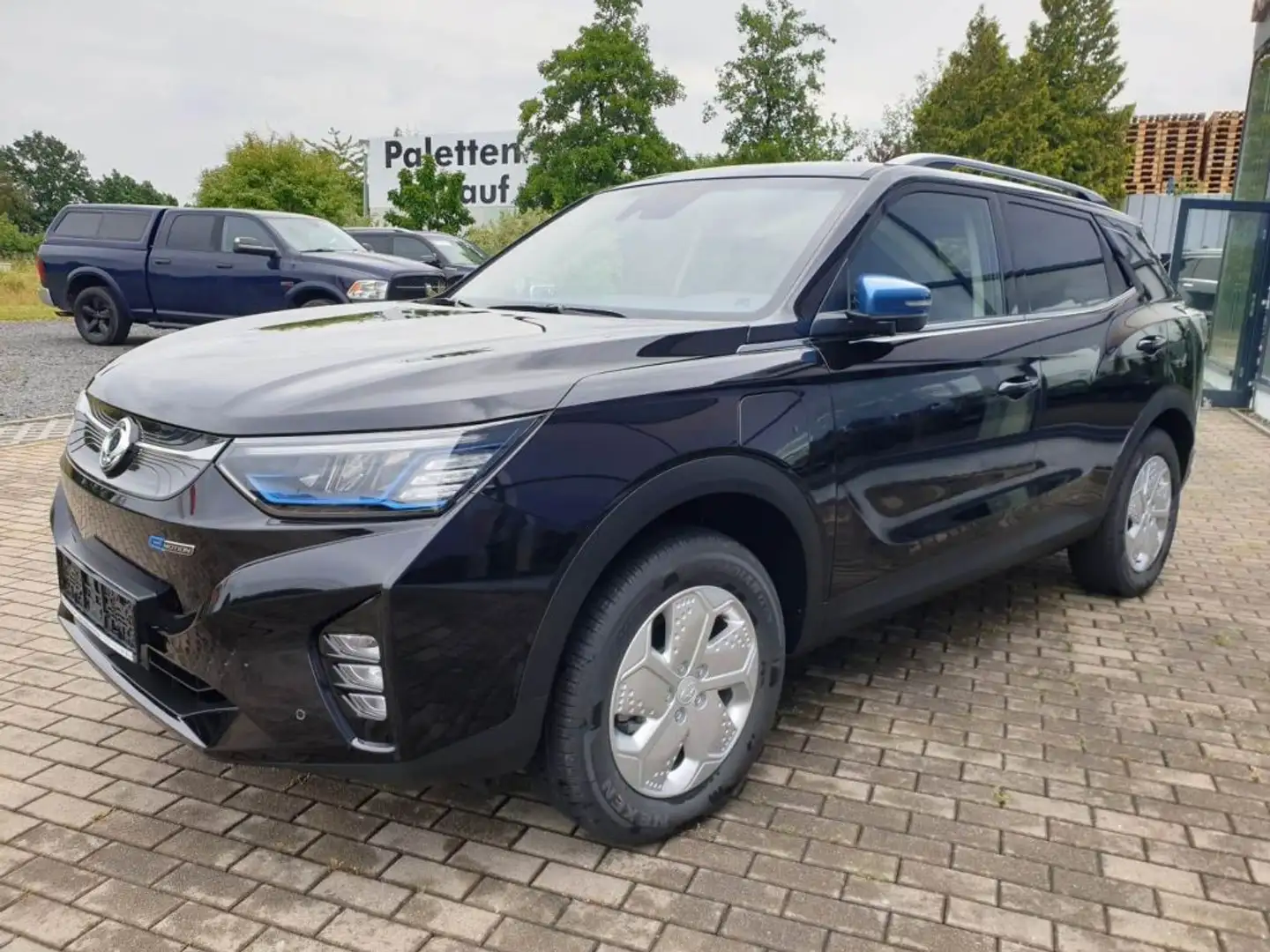 SsangYong Korando E-Motion Titanium Schwarz - 2