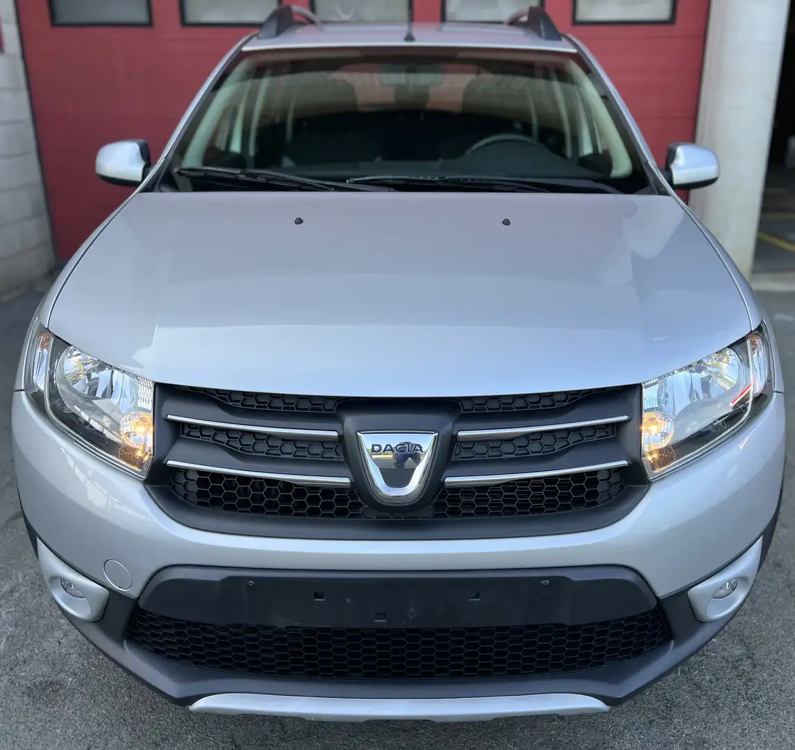 Dacia Sandero Stepway 0.9 TCe + CLIM + NAVI + CAR-PASS Grijs - 2